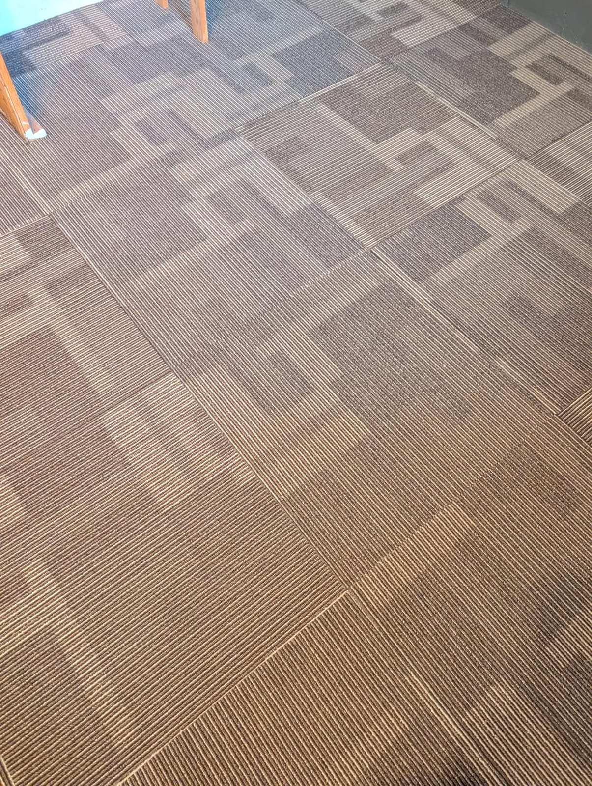 VEVOR Carpet Tiles Reusable 24x24 inch, 24 PCS Modular Carpet Square Rug, Commercial Floor Soft Padded for Seamless Cover 96sq.ft, Easy DIY for Living Room Bedroom Office Indoor, Gray & Brown customer photo 2