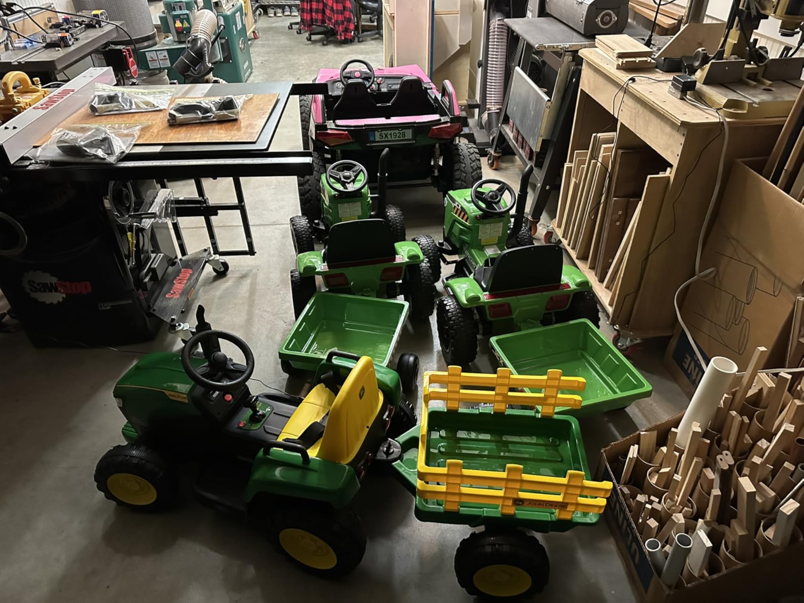 Peg Perego John Deere Farm Power 12 Volt Ride-on Tractor and Trailer with Remote Control customer photo 2