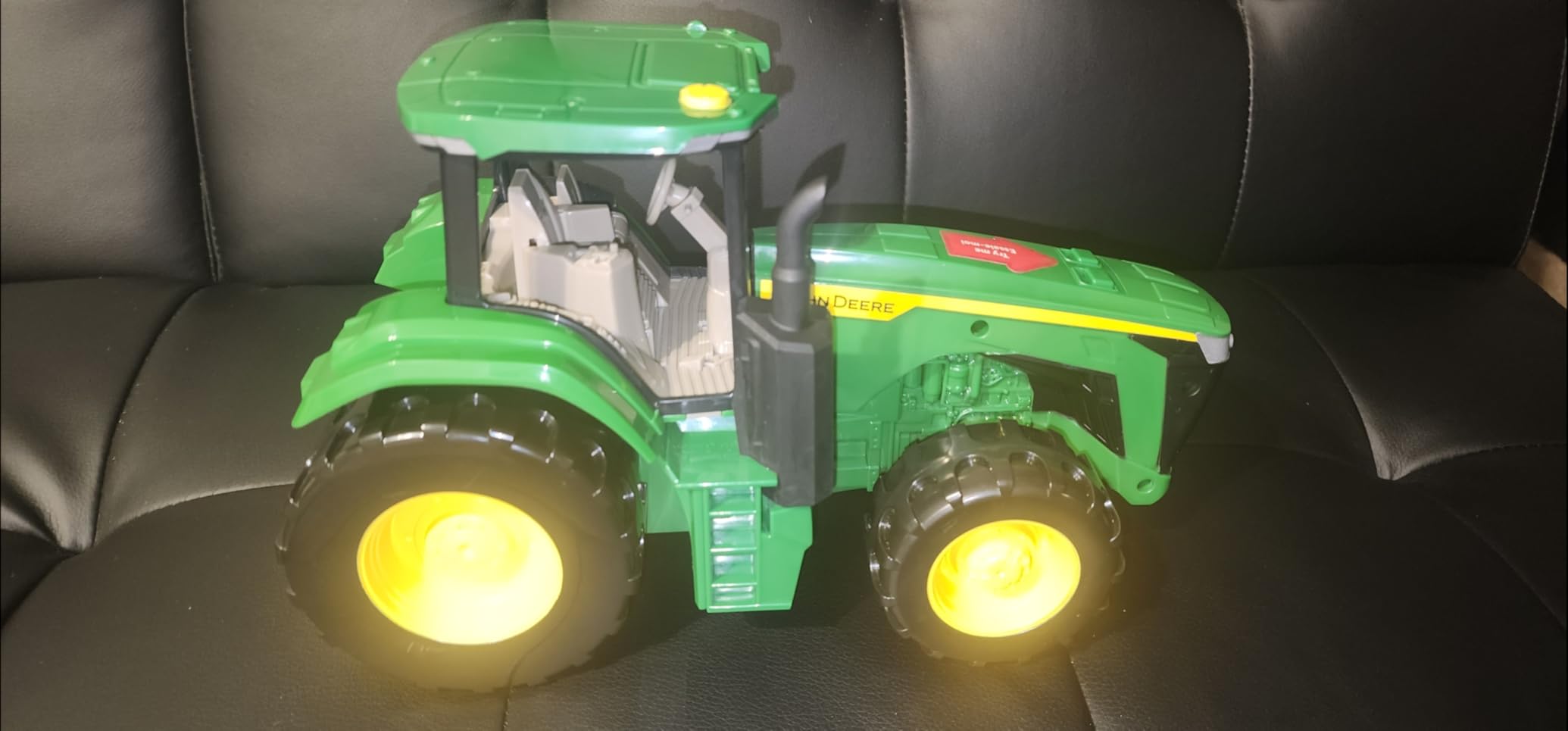 TOMY John Deere Tractor Toy - 1:16 Scale - Lights & Sounds | 12-inch size, Realistic Engine sounds, Free-Rolling Wheels, Officially Licensed John Deere Toys, Ages 3 Years+ customer photo 1