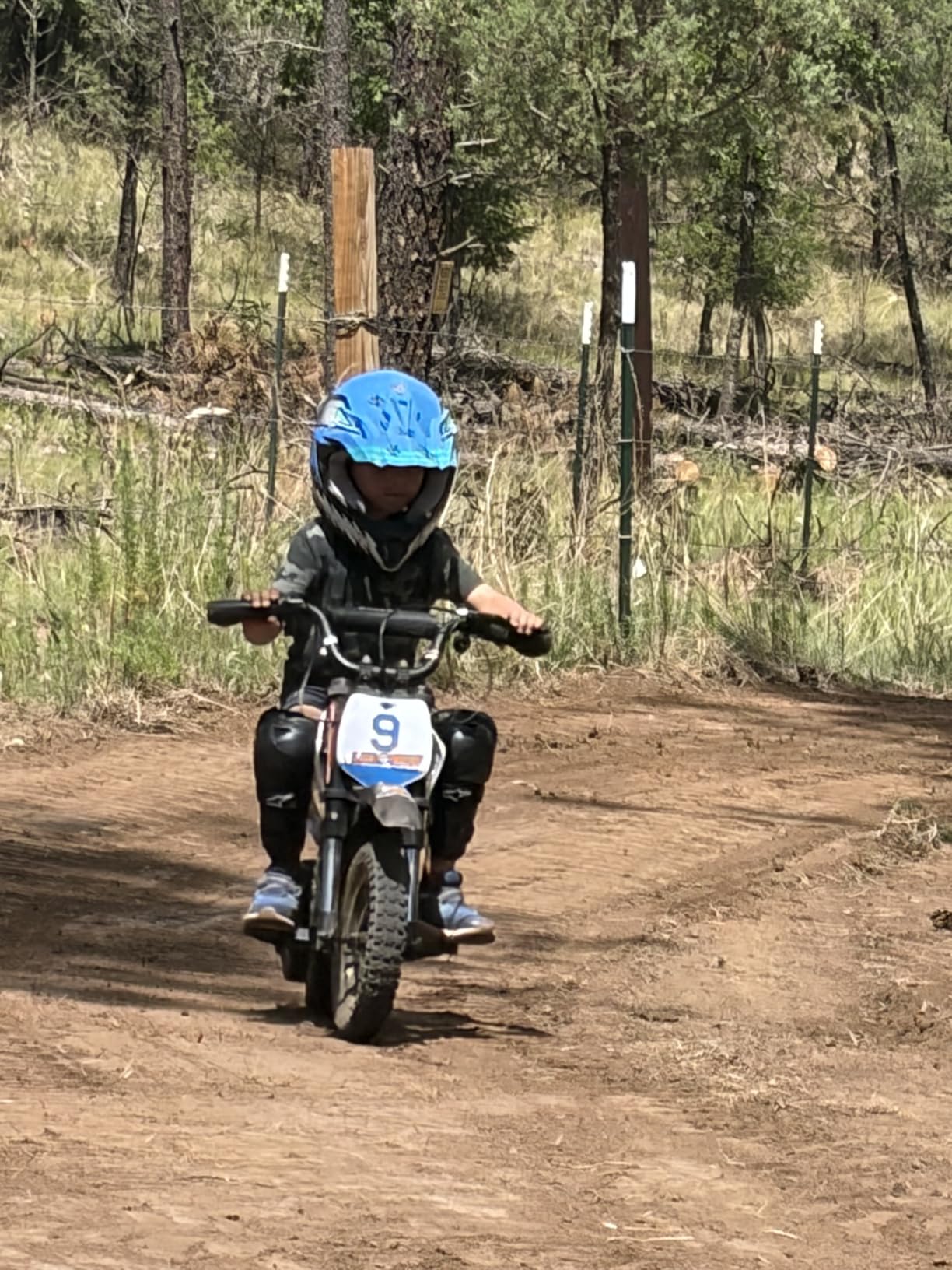 K1 Kids Electric Dirt Bike 36V Motorcycle, 16MPH Fast Speed 14 Mile Long-Range, 700W Peak 3-Speed Modes Electric Bike for Kids Ages 3-10 customer photo 1