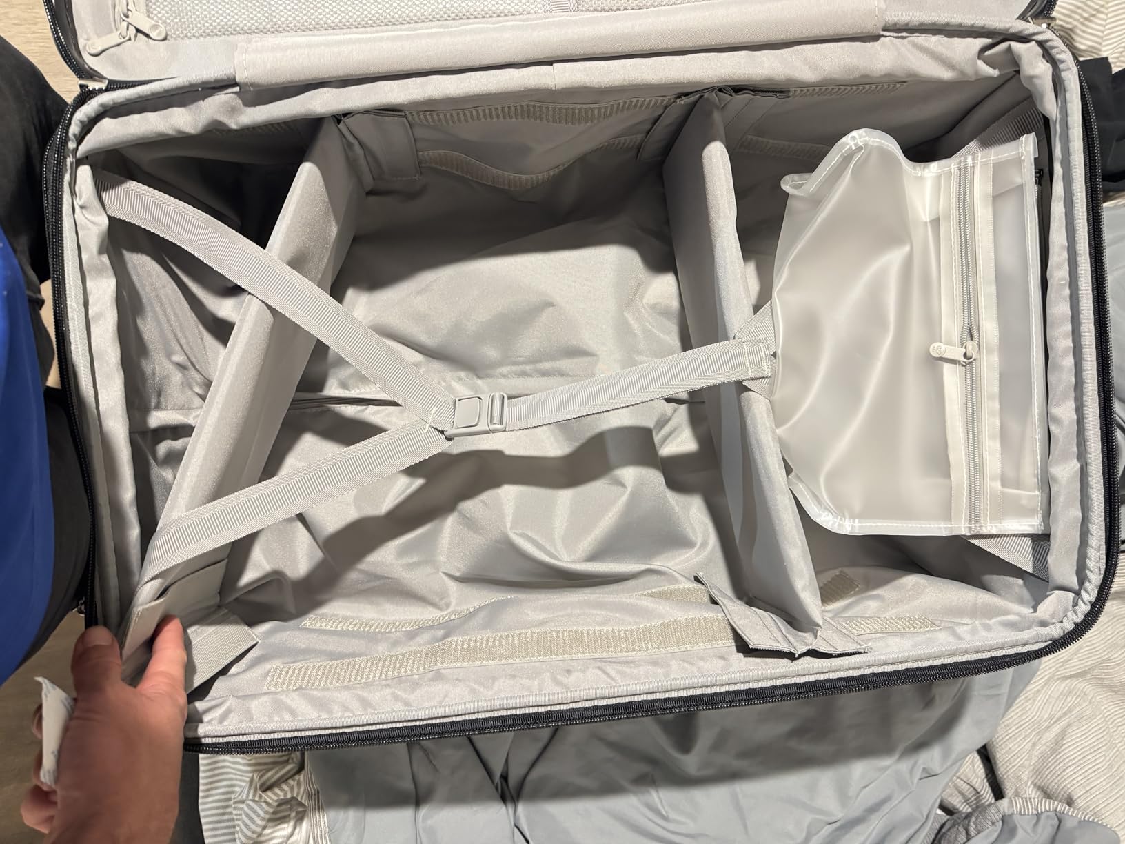 Hanke 29 Inch Plus Expandable Luggage Large Suitcases with Wheels, Checked Luggage Hard Shell Suitcases, PC Trunk Luggage Extra Large Suitcase with Lock (Ivory White) customer photo 1