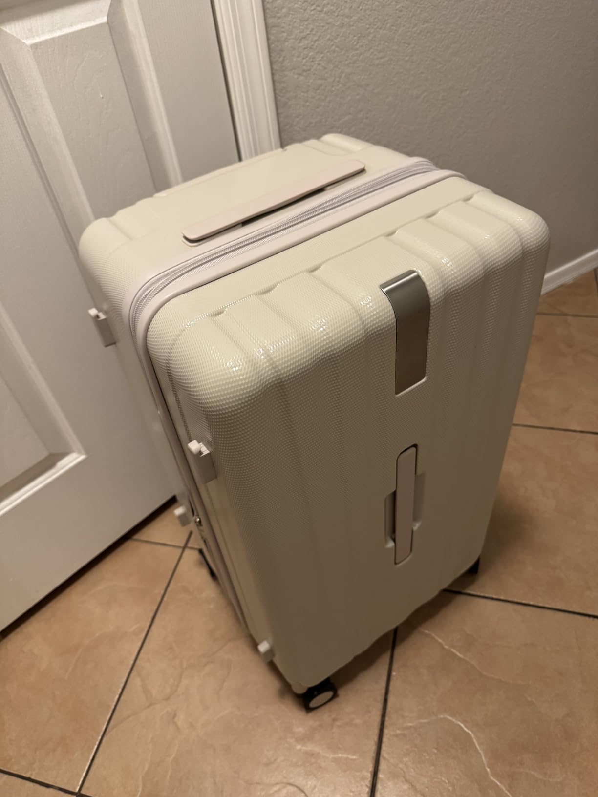 Hanke 29 Inch Plus Expandable Luggage Large Suitcases with Wheels, Checked Luggage Hard Shell Suitcases, PC Trunk Luggage Extra Large Suitcase with Lock (Ivory White) customer photo 2