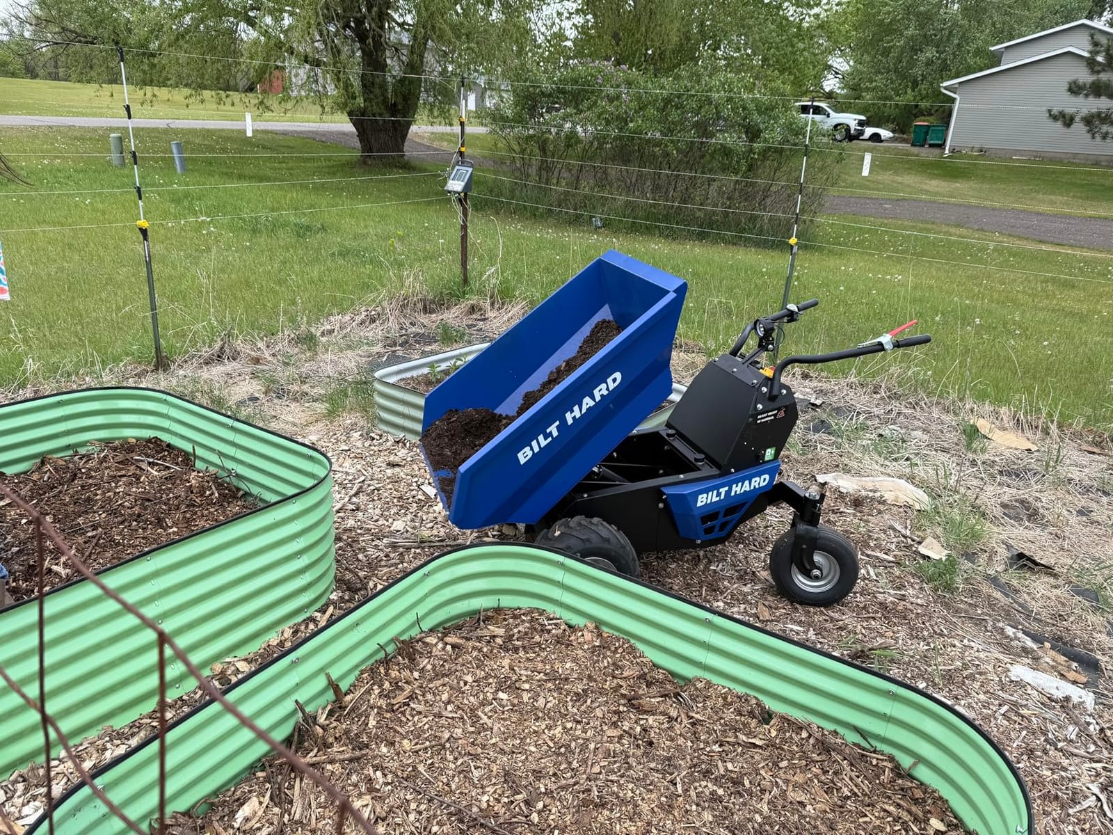 BILT HARD 1100 LBS Electric Mini Dumper with 3X Faster Hydraulic Tipping, Battery Powered (48V 32Ah), Wheelbarrow Dump Cart Electric with 1000W Brushless DC Motor for Construction & Job Sites customer photo 1