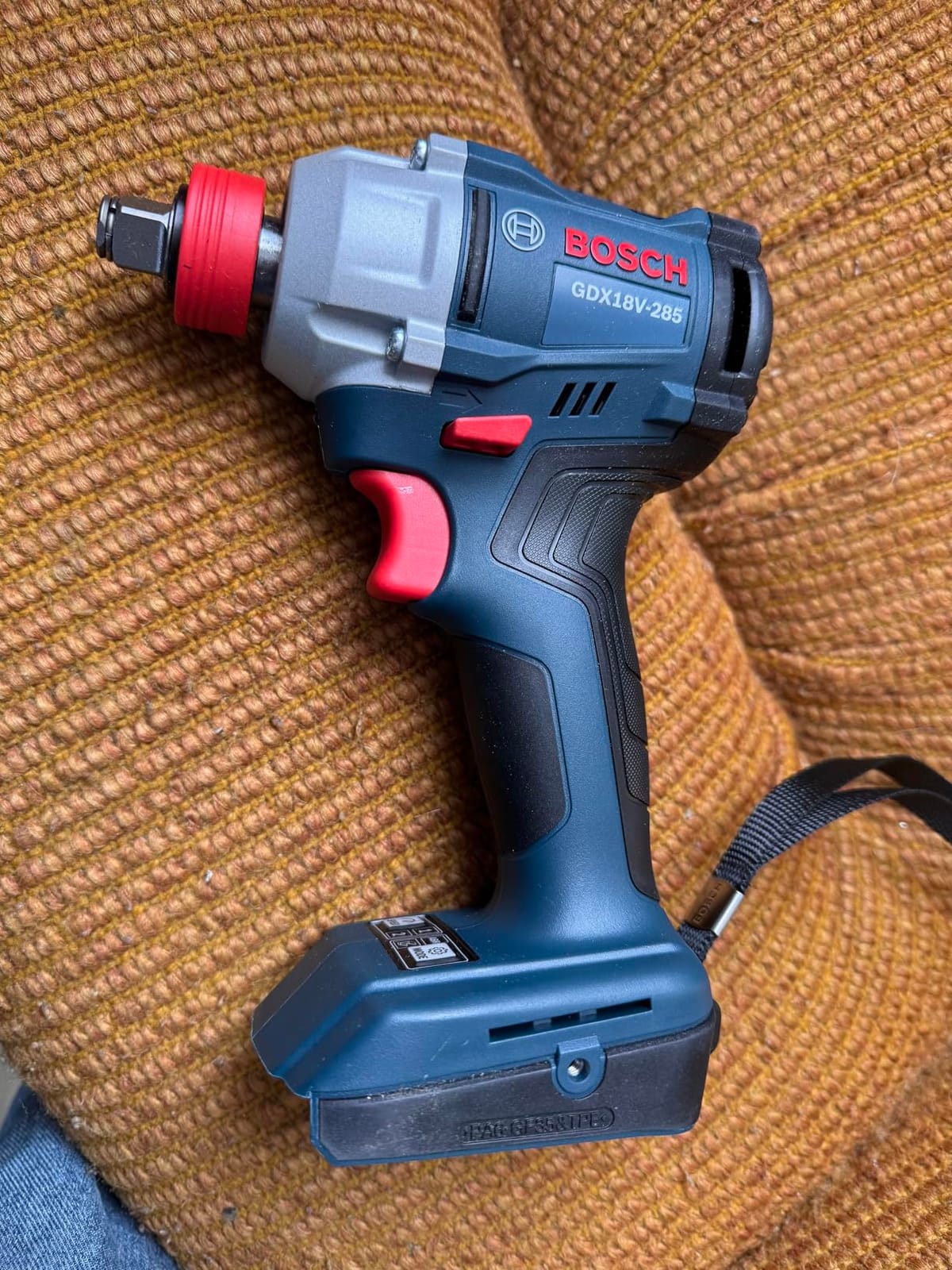 Bosch GXL18V-241B22 18V 2-Tool Combo Kit - Includes 1/2 In. Hammer Drill/Driver, 2-in-1 Impact Driver/Wrench, (2) 2 Ah Batteries, Charger, Belt Clips, and Carrying Bag customer photo 2