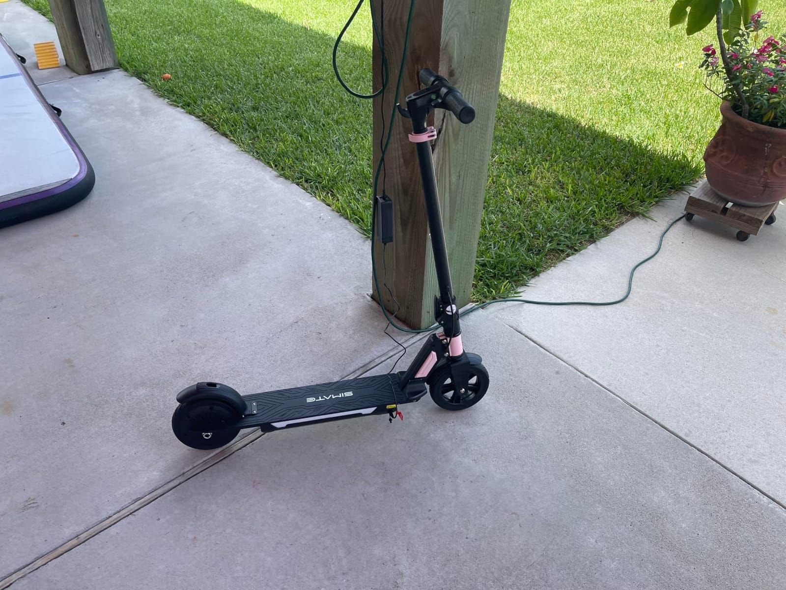 SIMATE Electric Scooter for Kids Ages 8+ Teens & Adults, 250W Motor Max 12 MPH, 10 Miles Range, 3 Adjustable Heights, UL2272 Certified Foldable E-Scooter with Rainbow LED Lights customer photo 1