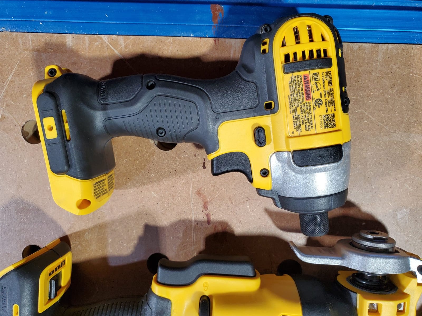 20V MAX 5-Tool Power Tools Combo Kit, Includes 1/2 Cordless Drill,1/4 Impact Driver, Reciprocating Saw, Circular Saw, Oscillating Tool, 5Ah Battery and Charger (DCK540D1) customer photo 1
