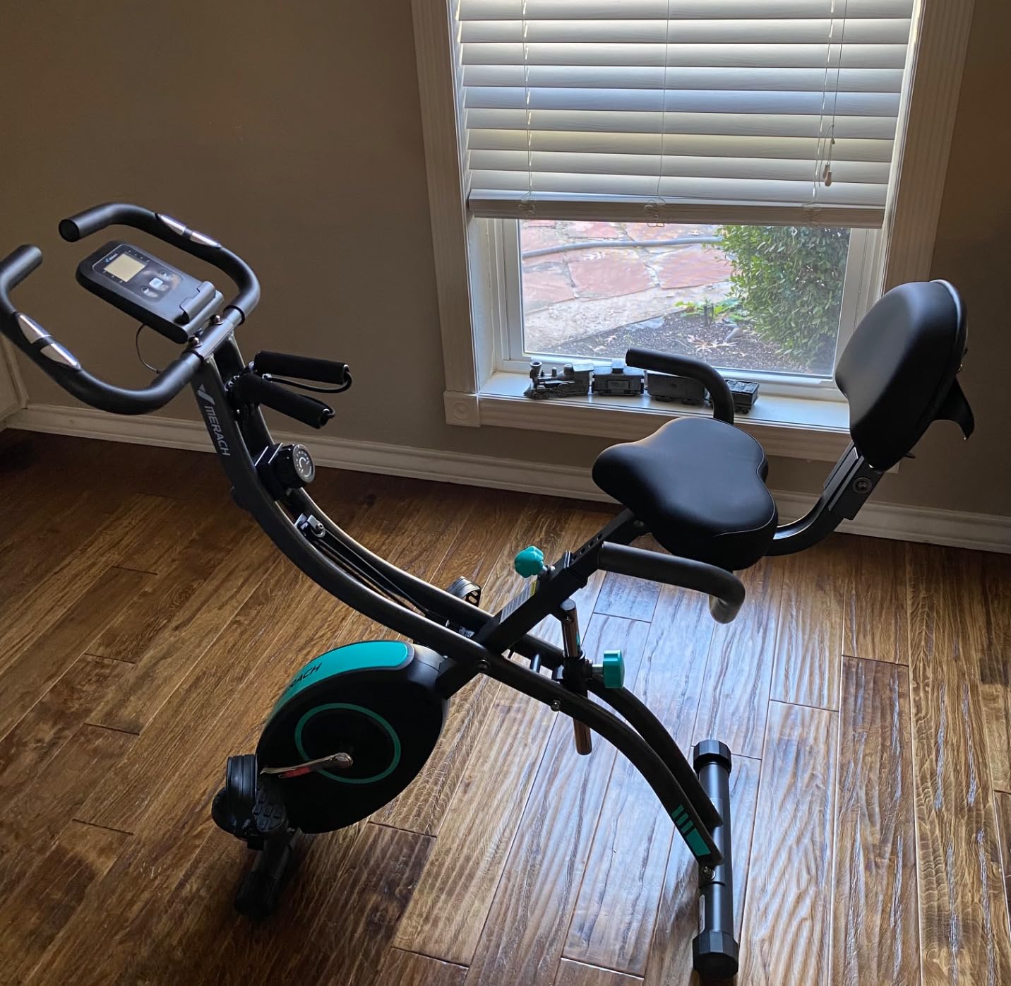 MERACH Exercise Bike with Screen, 21.5