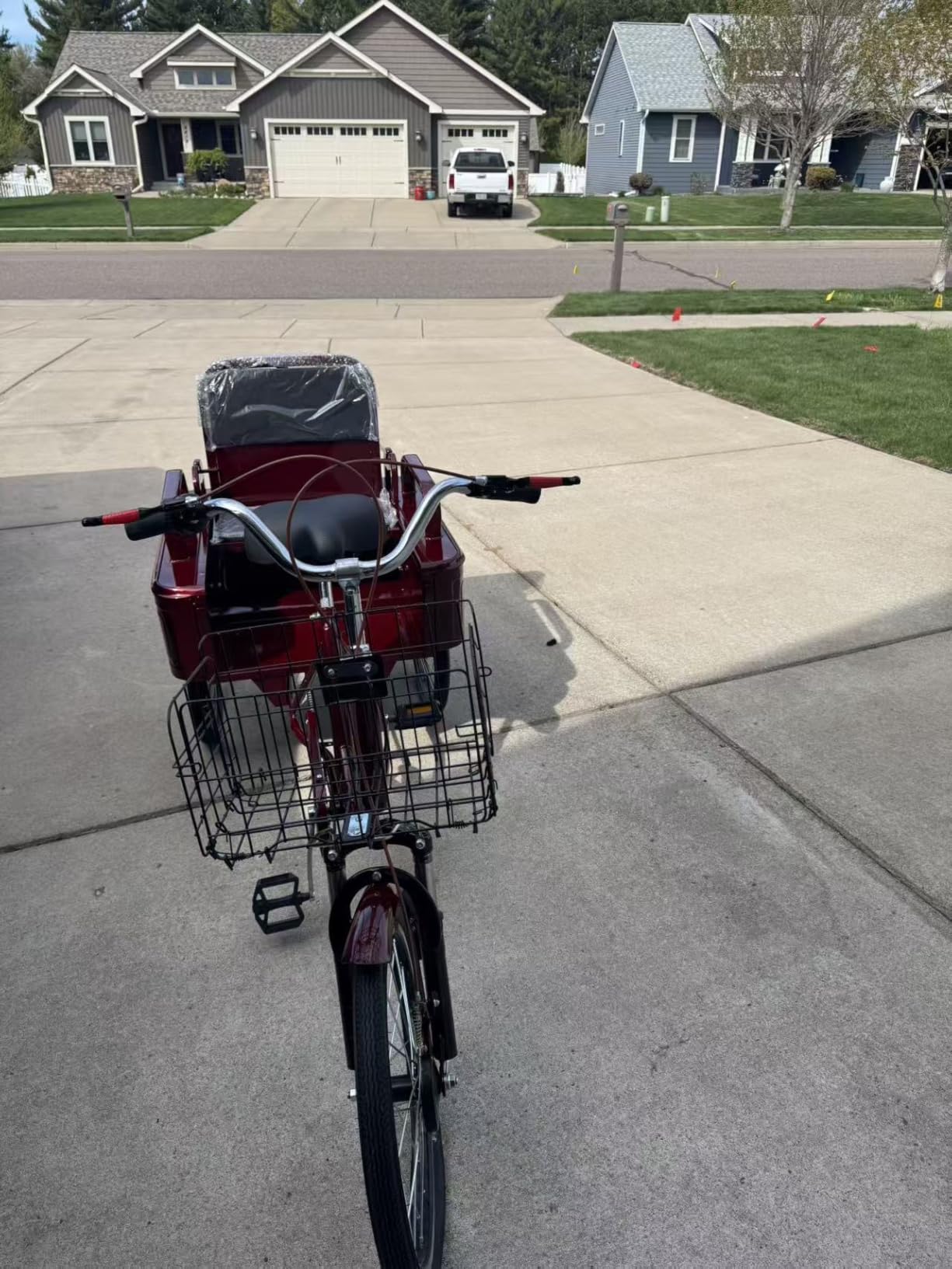 MOOITZ Adult Tricycle, 20 Inch 3-Wheel Bikes Carrying Passengers and Cargo, Trike for Adults with Front Baskets for Women, Seniors, Men, Low Step-Through Cruiser Bike for Cycling, Outing, Picnic customer photo 2