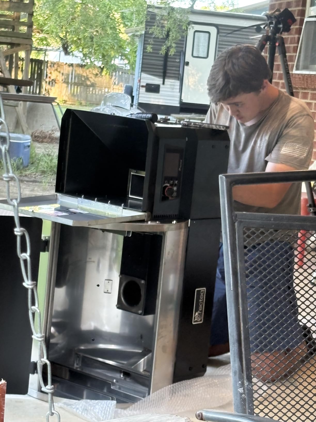 recteq Patio Legend 600 Pellet Smoker Grill with WiFi & App Connectivity, Outdoor Smokers Grills, Wood Pellet Grill, Temp Range 180 to 700+ Degrees customer photo 1