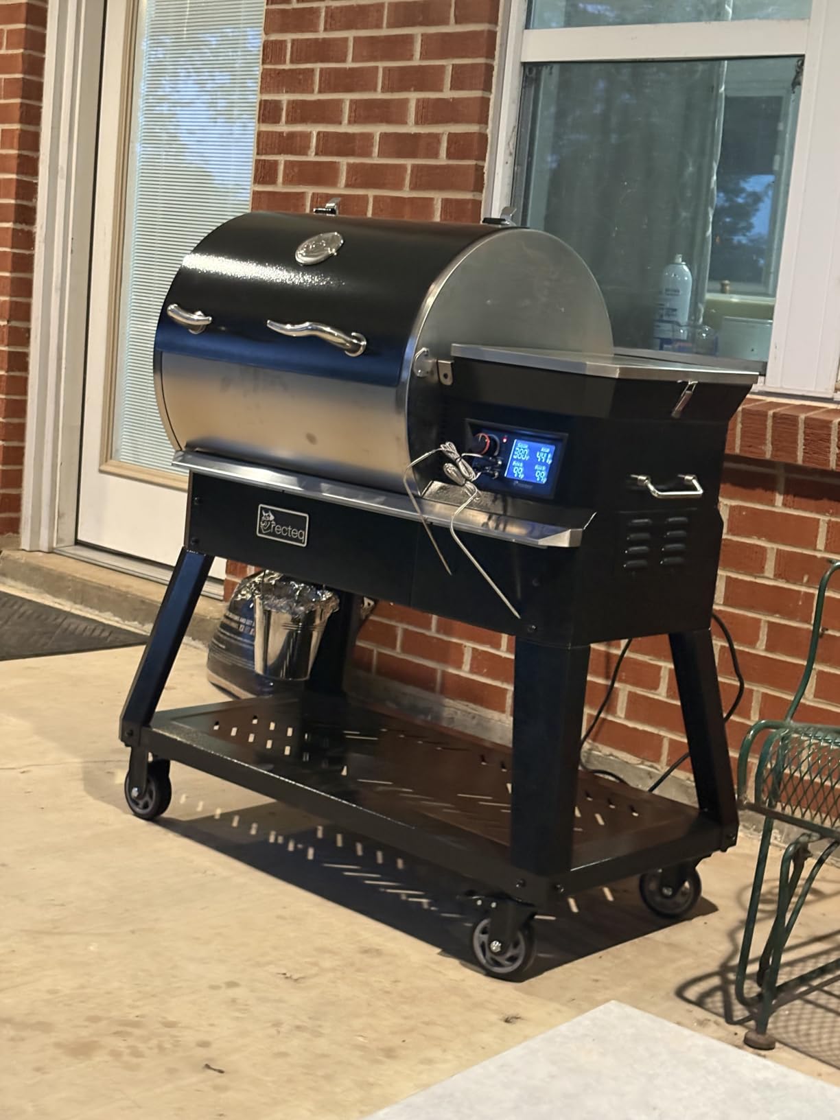 recteq Patio Legend 600 Pellet Smoker Grill with WiFi & App Connectivity, Outdoor Smokers Grills, Wood Pellet Grill, Temp Range 180 to 700+ Degrees customer photo 2