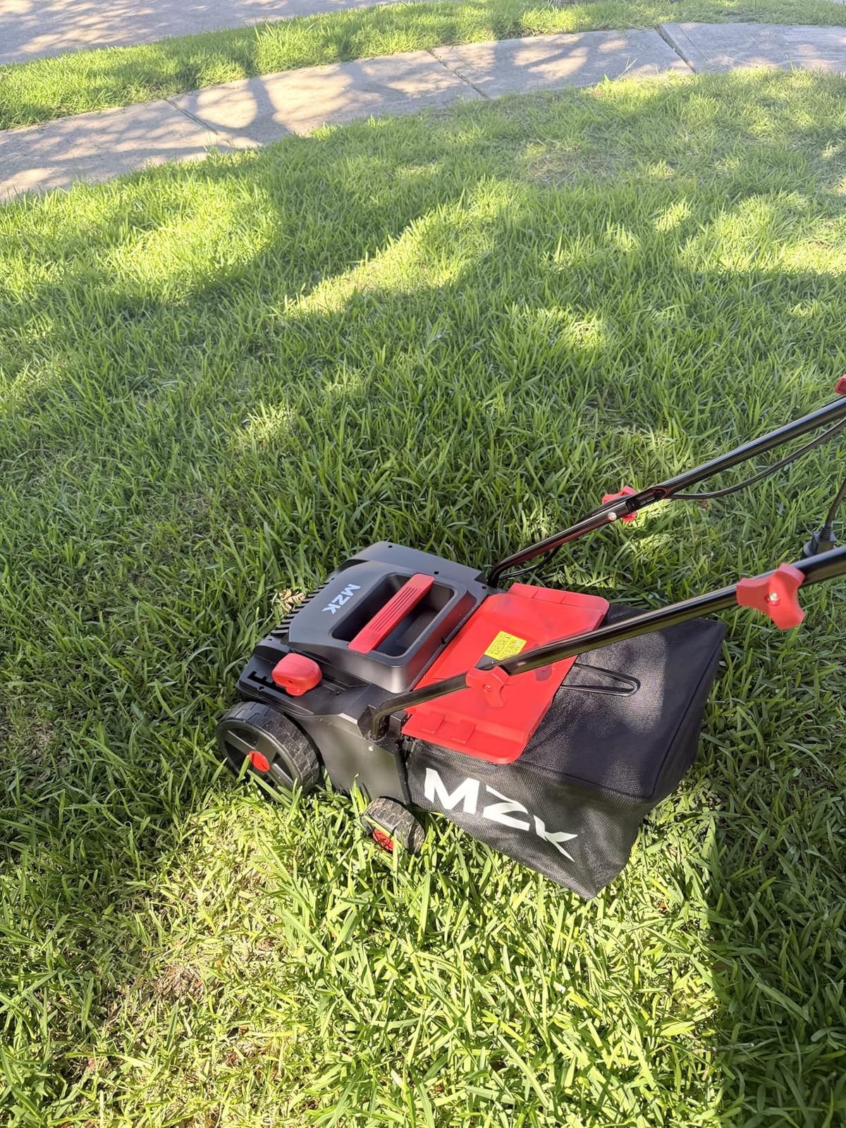 MZK 13-Inch Electric Dethatcher Scarifier, 13-Amp Lawn Tool (RED) | 2-in-1 dethatcher with 4 height=