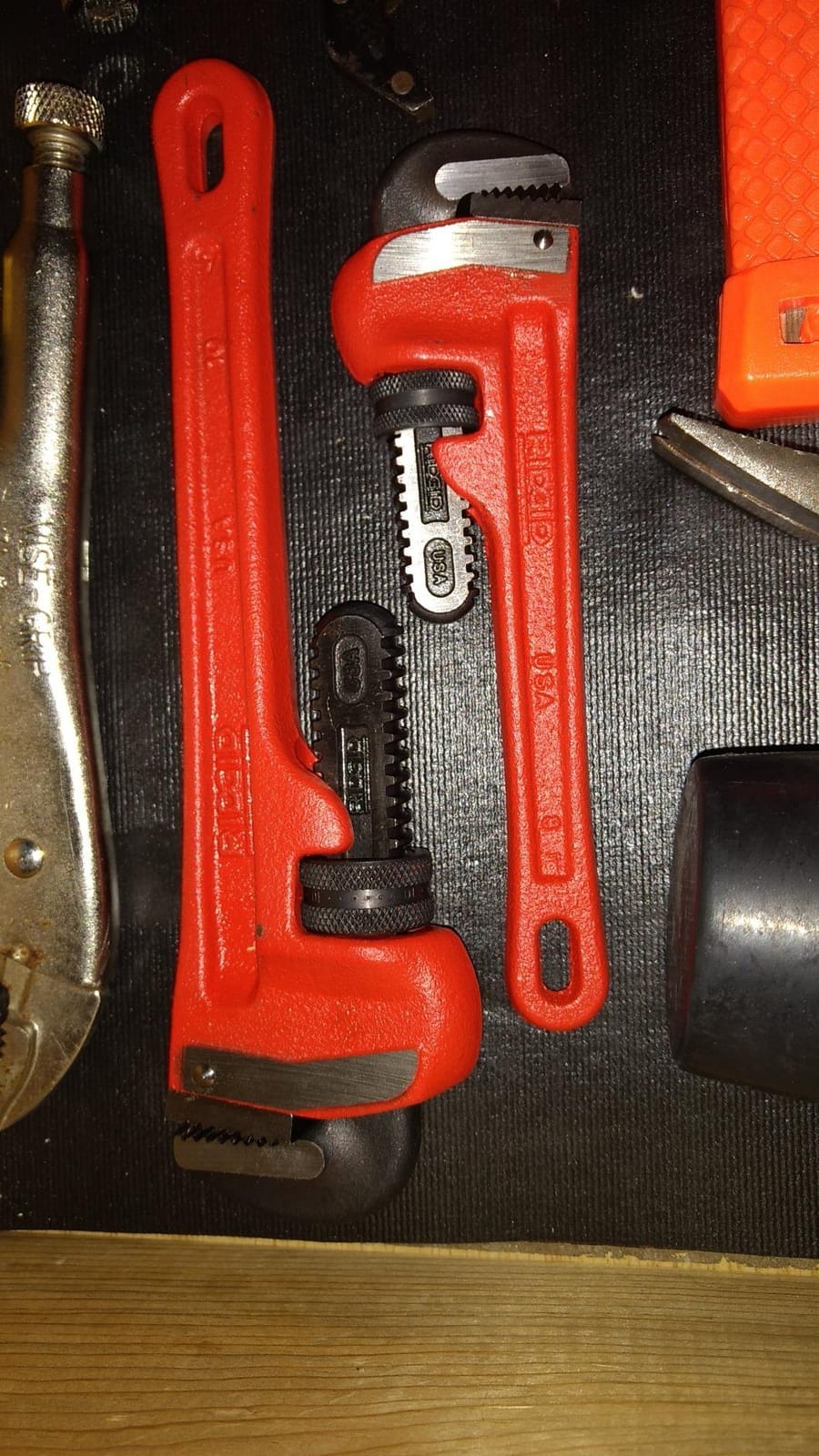RIDGID 31010 Model 10 Heavy-Duty Straight Pipe Wrench, 10-inch Plumbing Wrench, Red, Black, 250mm (10in) customer photo 2