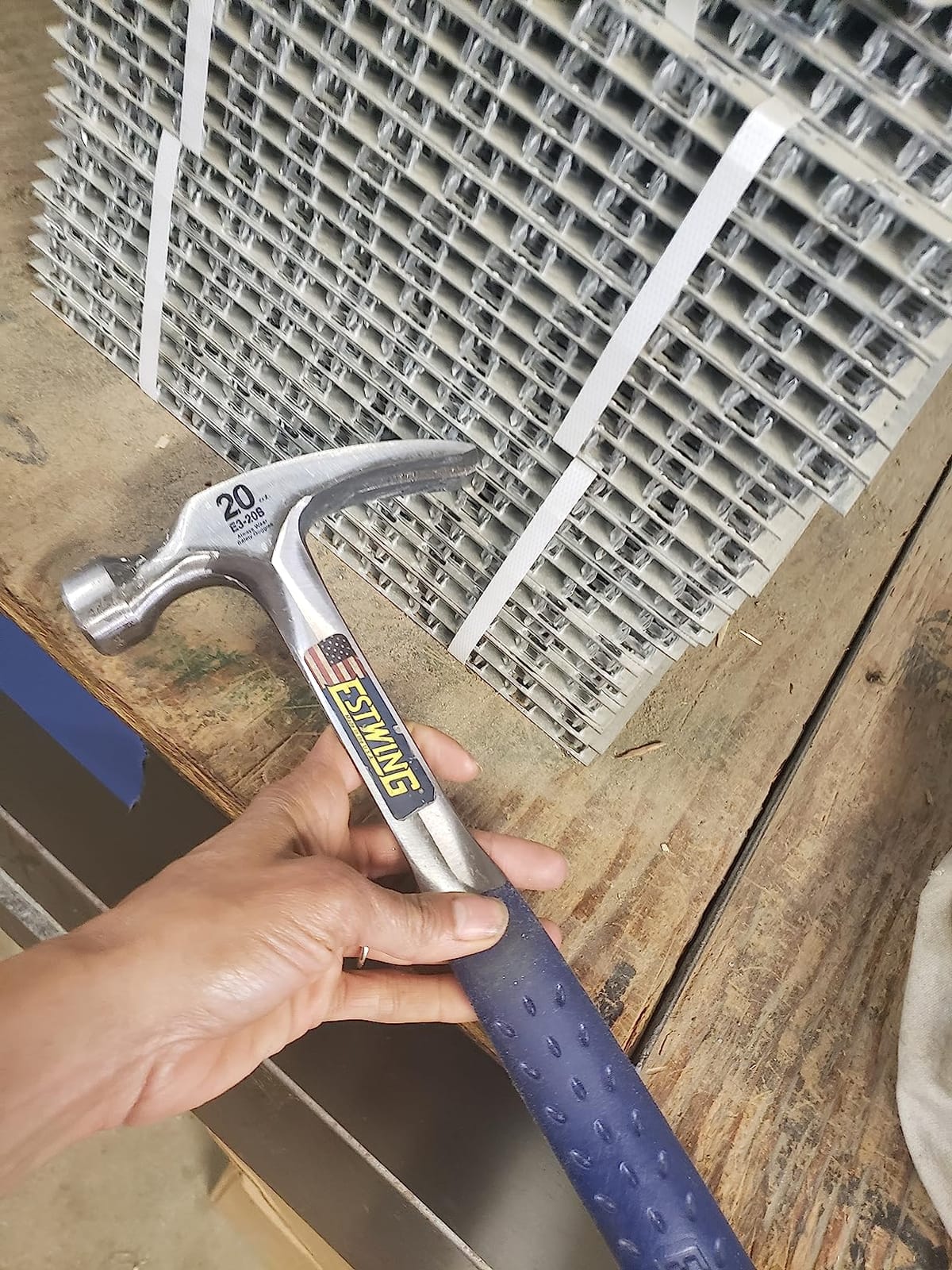ESTWING Rip Hammer, 16oz Smooth Face, Shock Reduction Grip, E3-16S customer photo 2