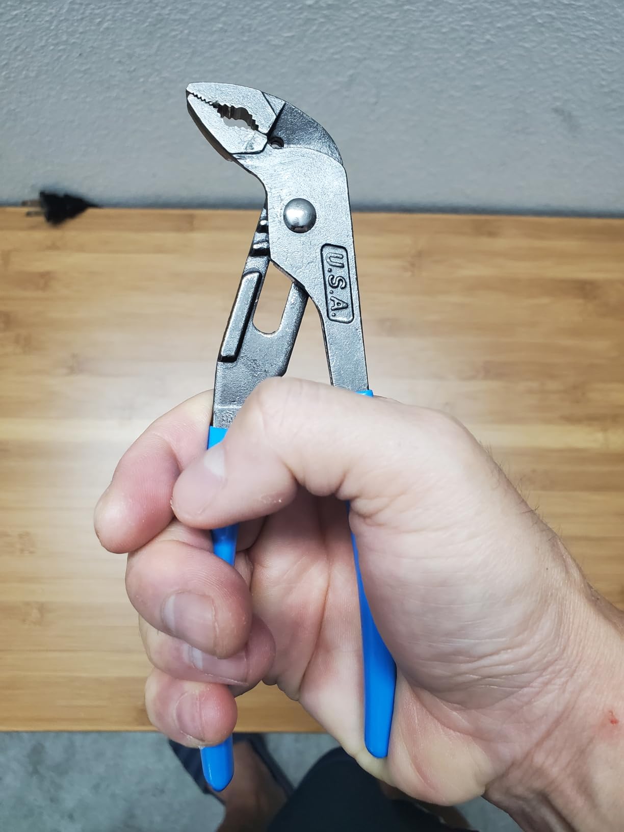 Channellock Tongue and Groove Plier GL10 GripLock - Lock Jaw Pliers, True Blue Grips - 9.5 In customer photo 2