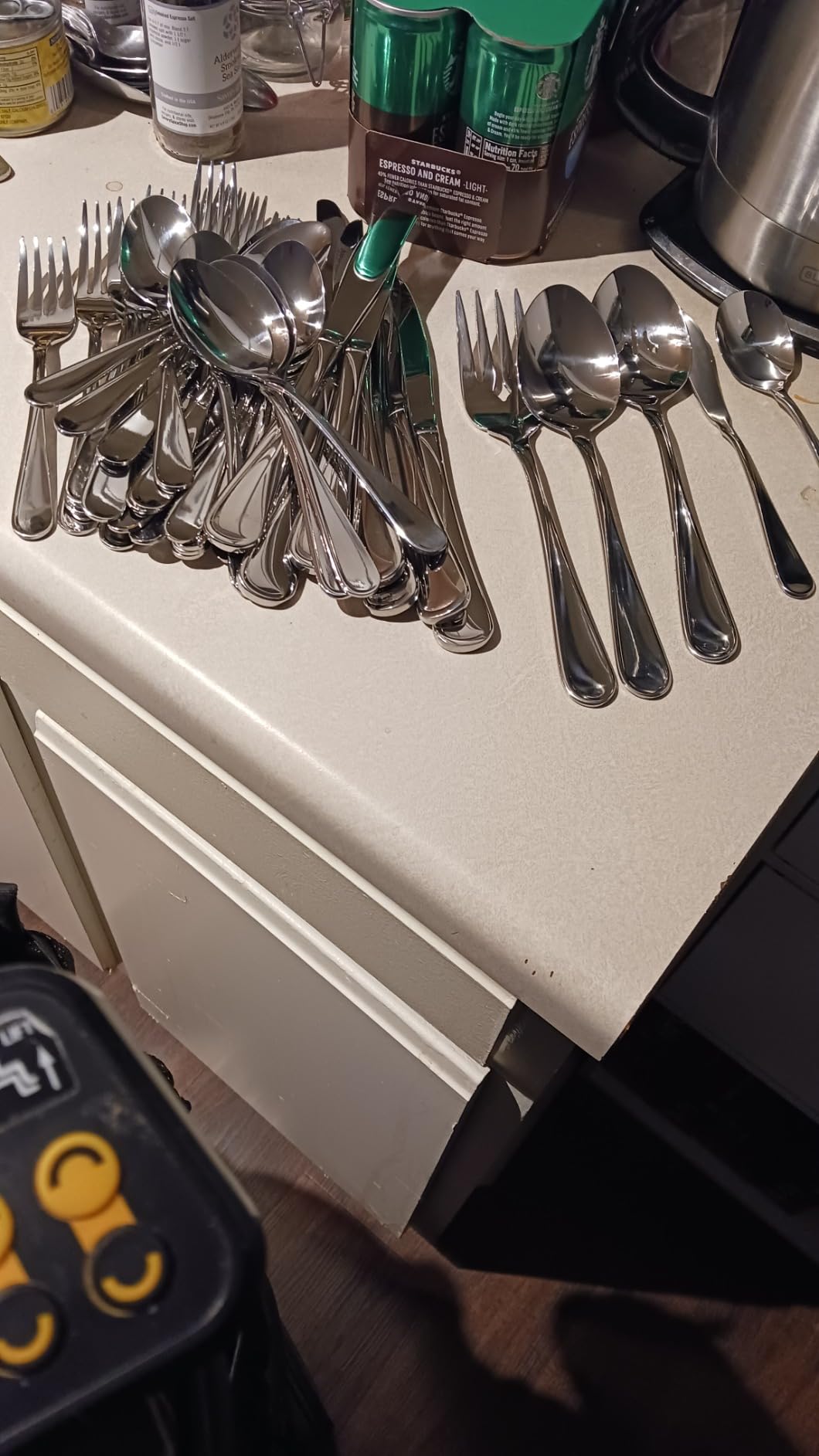 Oneida Flight 45-Piece 18/0 Silverware Set for 8, Flatware customer photo 2
