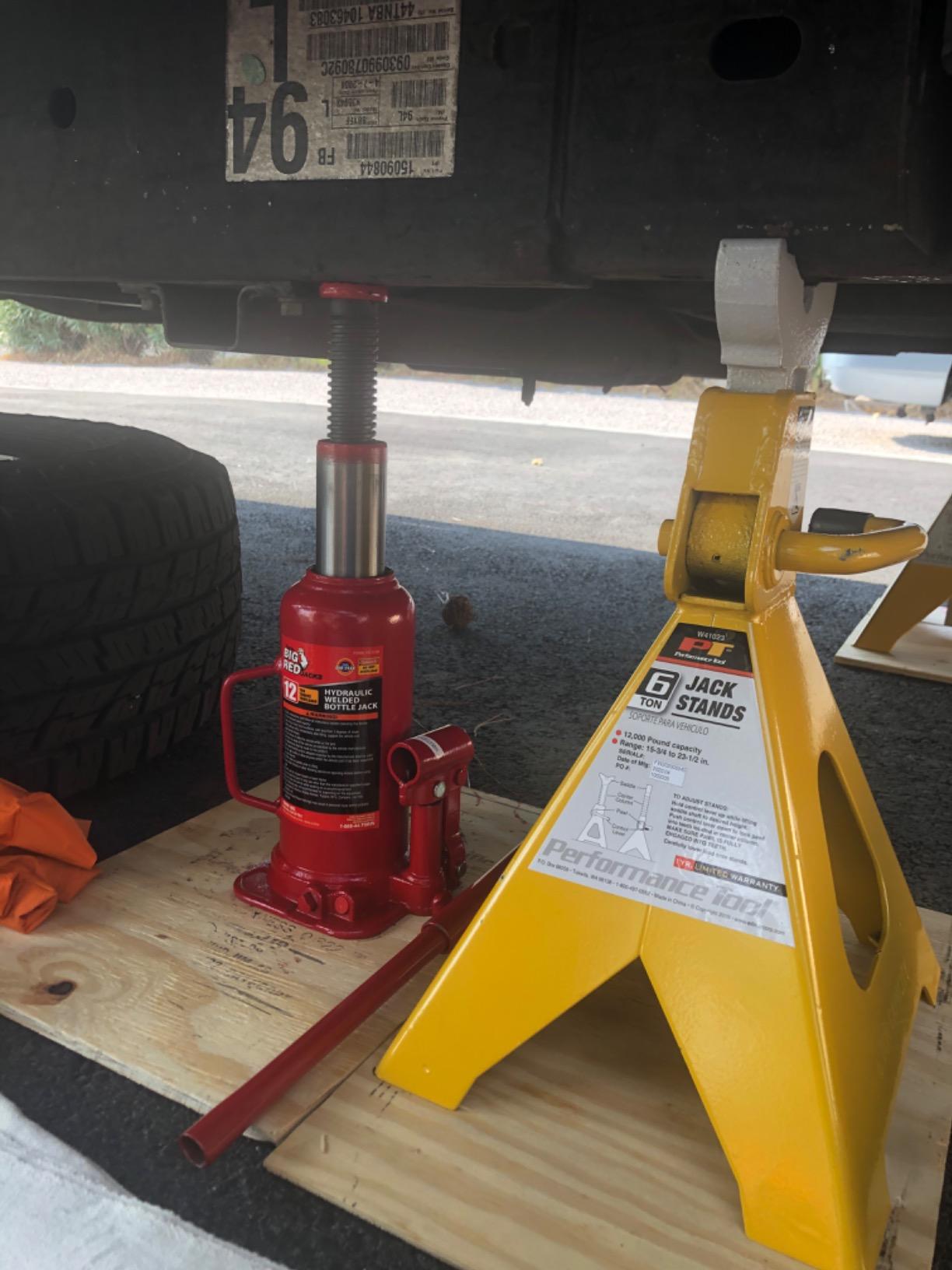 BIG RED T91203B Torin Hydraulic Welded Bottle Jack, 12 Ton (24,000 lb) Capacity, Red customer photo 1