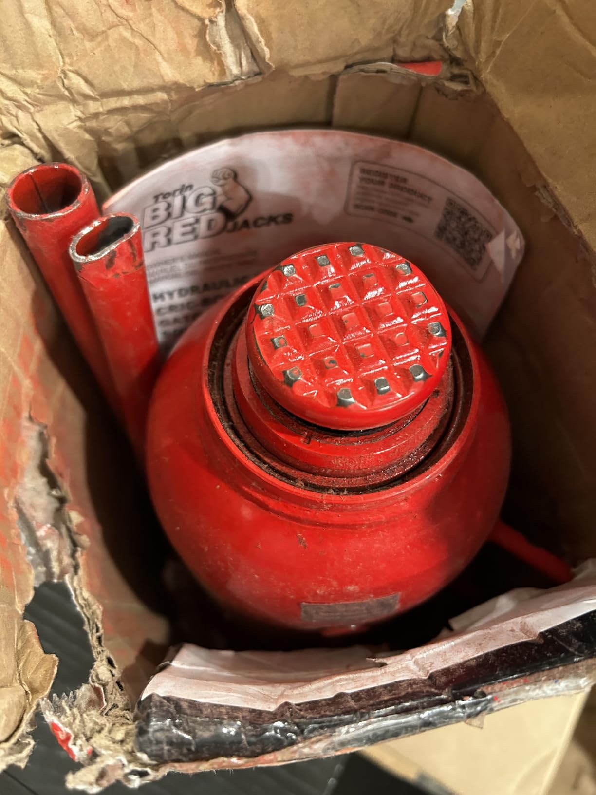 BIG RED T92003B Torin Hydraulic Welded Bottle Jack, 20 Ton (40,000 lb) Capacity, Red customer photo 1
