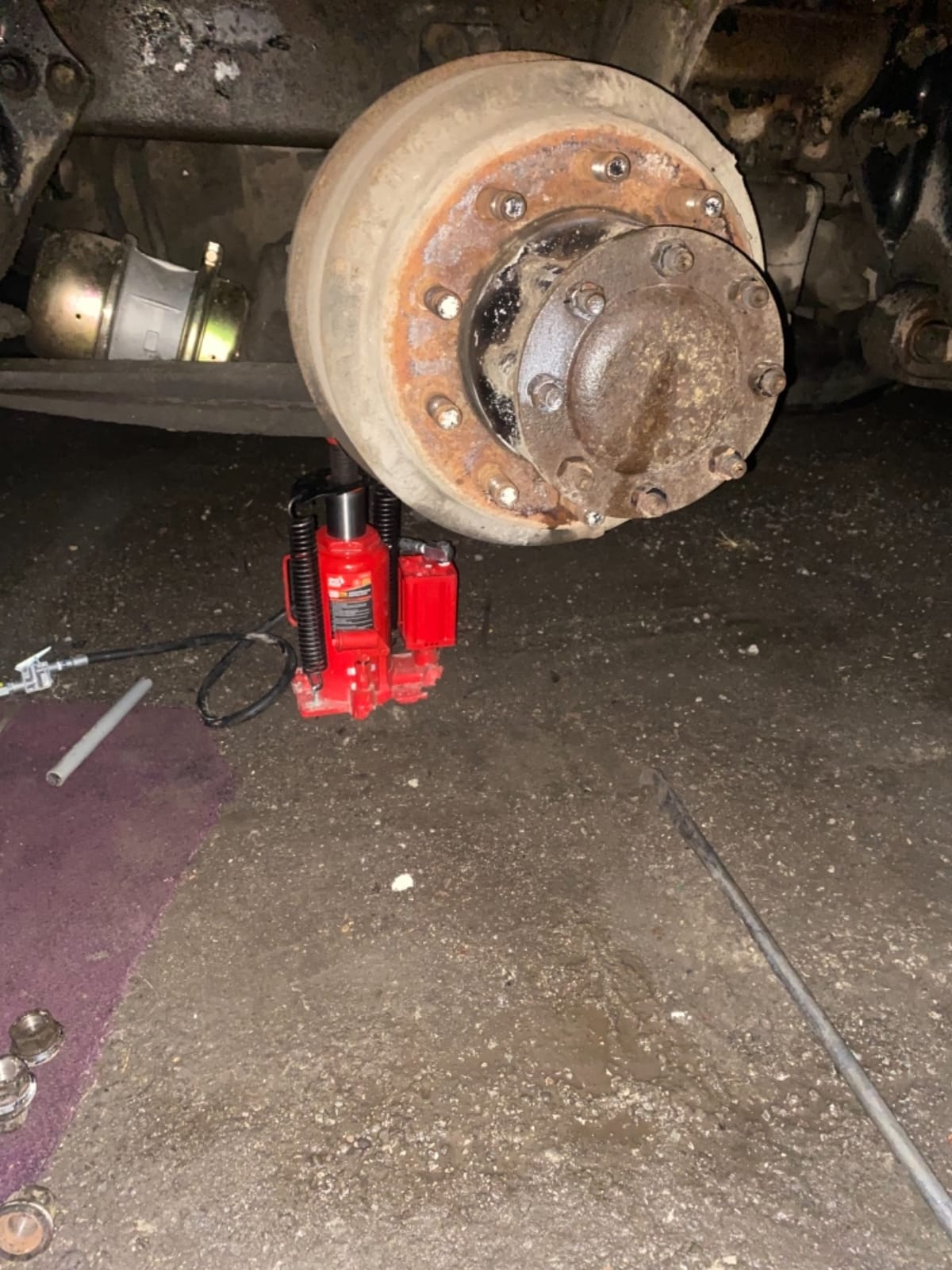 BIG RED 20 Ton Hydraulic Aluminum Alloy Pump/Pneumatic Quick Lift Welded Car Bottle Jack, Longer Lifespan, Ideal for Car, Pickup, Truck, SUV, Industrial Engineering customer photo 1