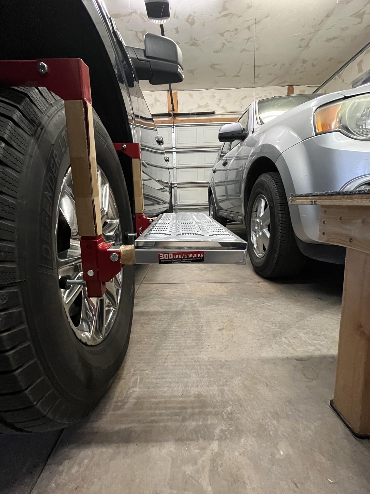 Powerbuilt Tire Step for Truck, SUV, Semi, Heavy Duty 300 lb. Capacity, Non-Slip ‘Cheese Grater’ Steel Surface, Adjusts to Fit Any Diameter Tire Up to 13 in. Wide, Folds Flat for Storage – 647596EC customer photo 1