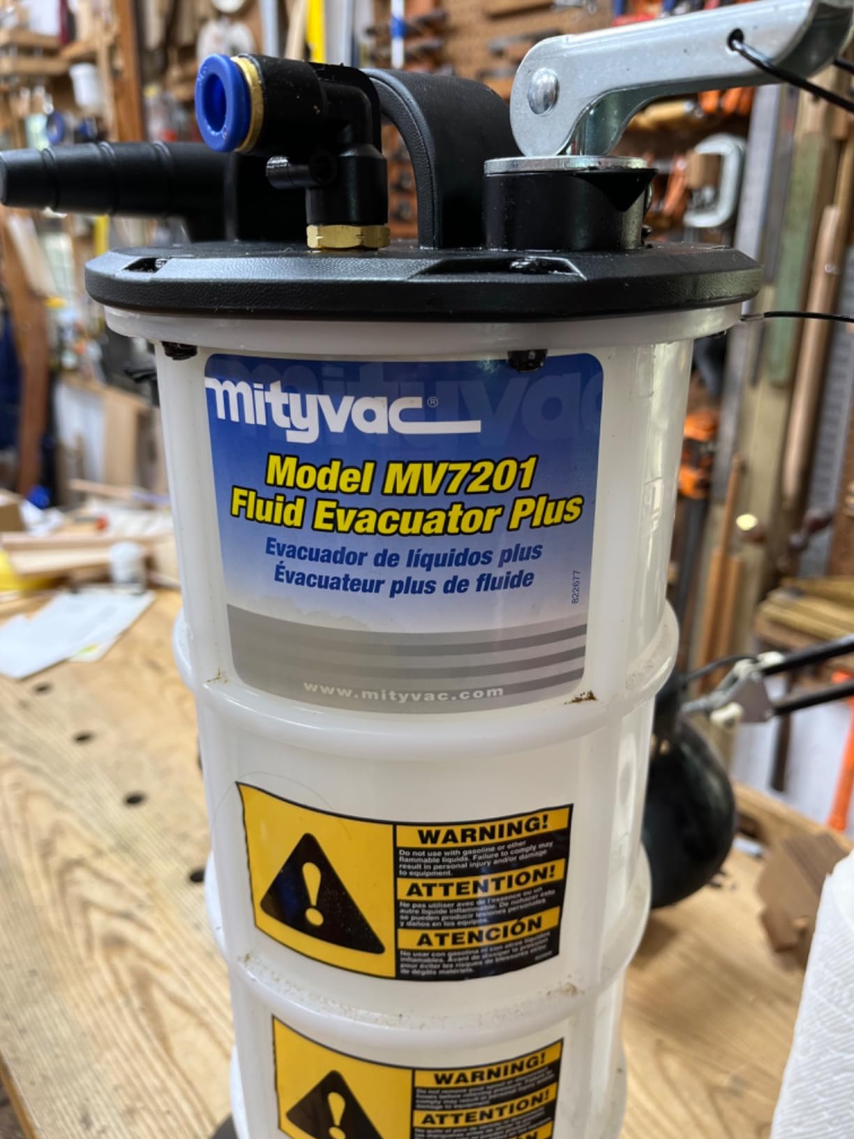 Mityvac 7201 2.3 Gallon Fluid Evacuator Extractor and Dispensing Pump, Push Button, Manual Operation, Chemical-Resistant Polyethylene, Automatic Overflow Prevention, Quick-Drain Spout, Large Base customer photo 1