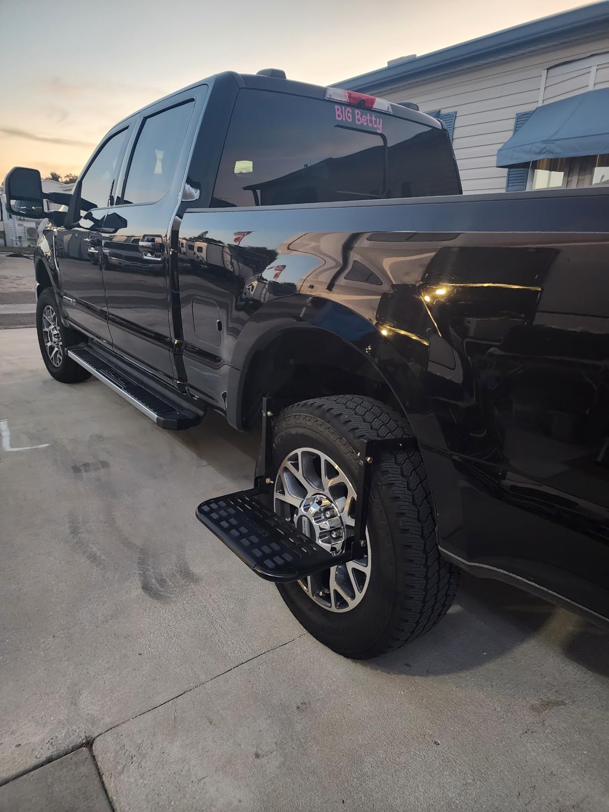 HitchMate Heininger TireStep – Adjustable Step for SUVs, RVs & Trucks, Fits Tires Up to 12.5
