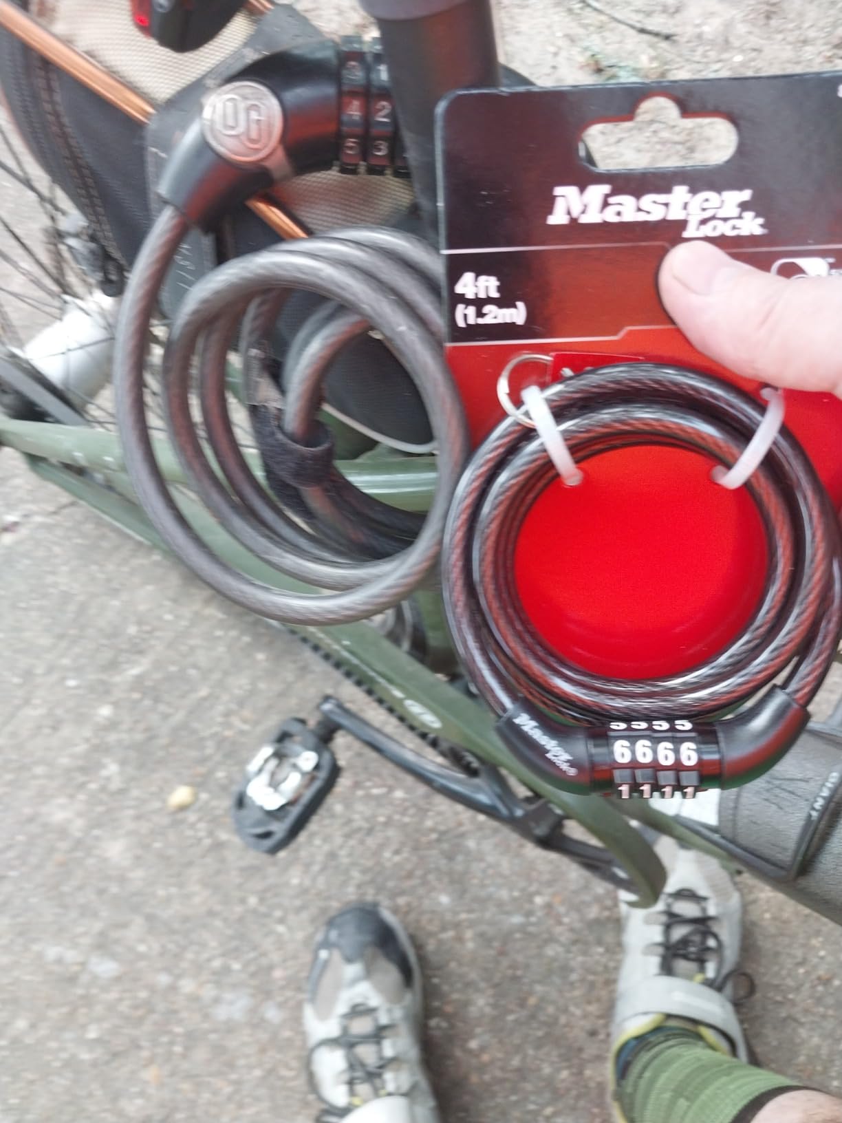 Master Lock Combination Cable Bike Lock 4-Foot Long Bicycle Lock, 8143D customer photo 2