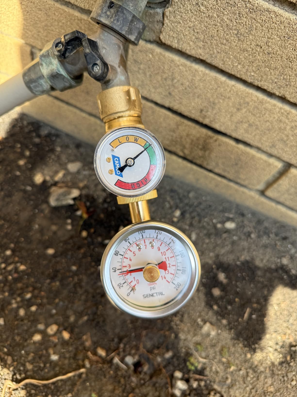 Camco Brass Water Pressure Regulator with Gauge- Helps Protect RV Plumbing and Hoses from High-Pressure City Water - Easy Read Gauge (40064) customer photo 1