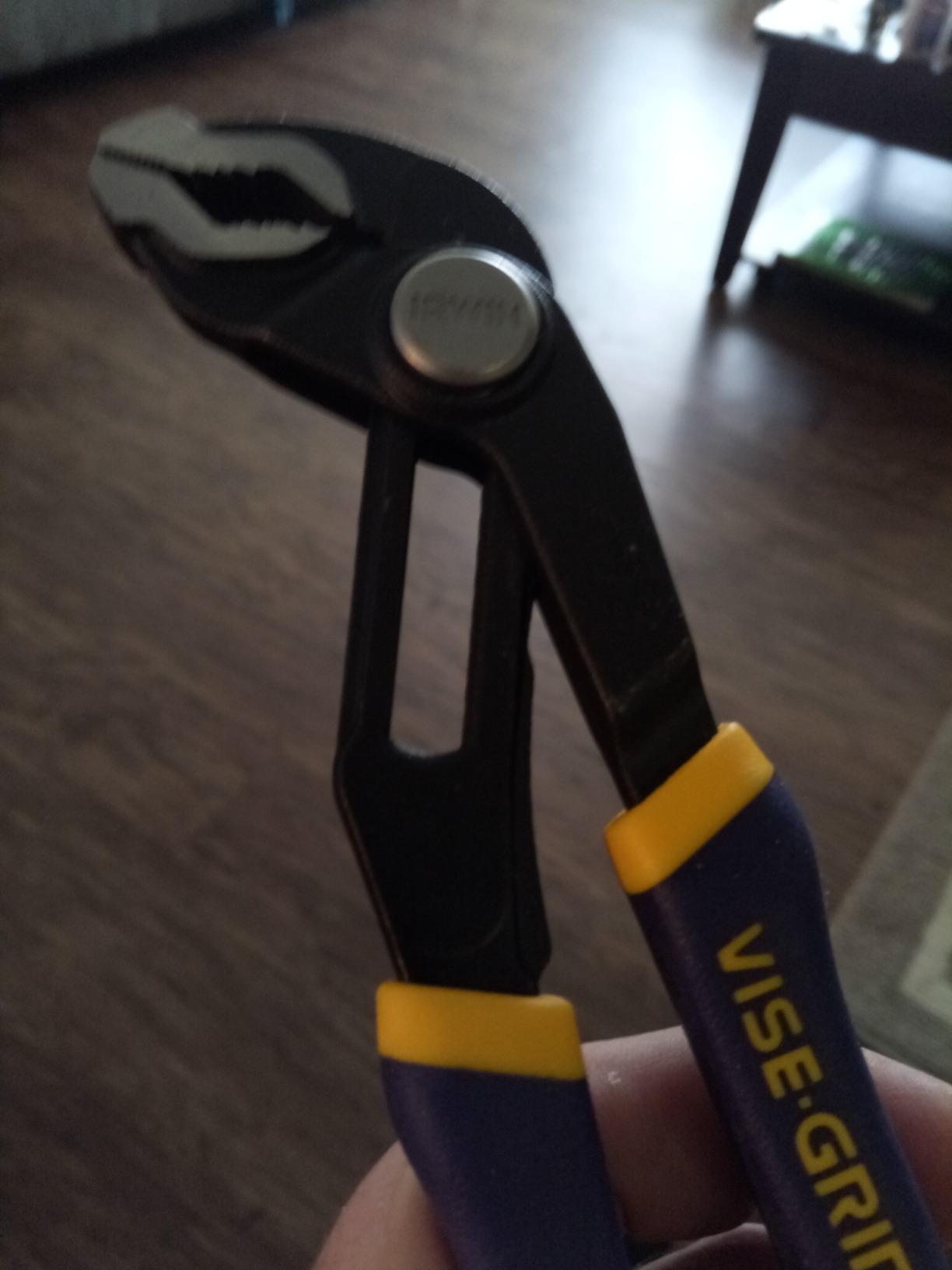 IRWIN Tools Vise-Grip GrooveLock Pliers Set, V-Jaw, 2 Piece, 2078709 customer photo 2