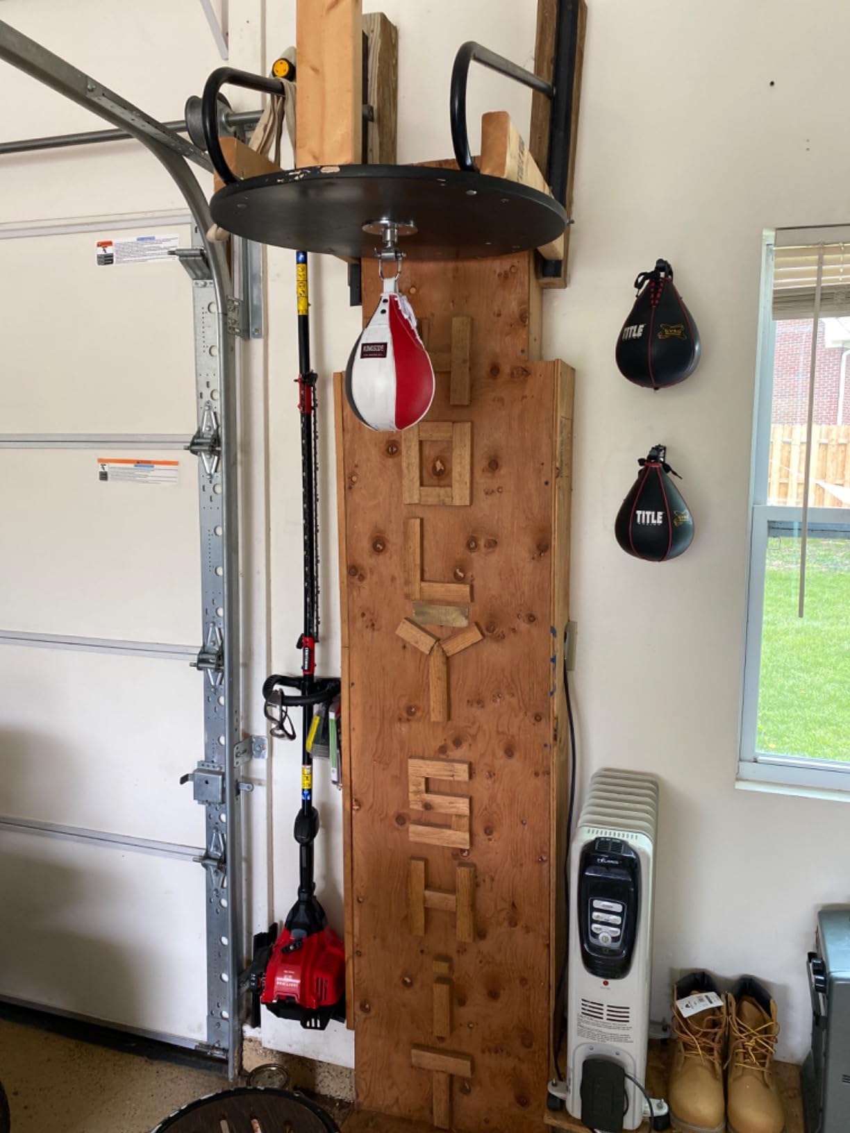 Ringside Boxing Speed Bag – Durable Leather Construction with Reinforced Triple-Stitched Seams and Heavy-Duty Attachment Loop,for Speed and Reflex Training customer photo 2