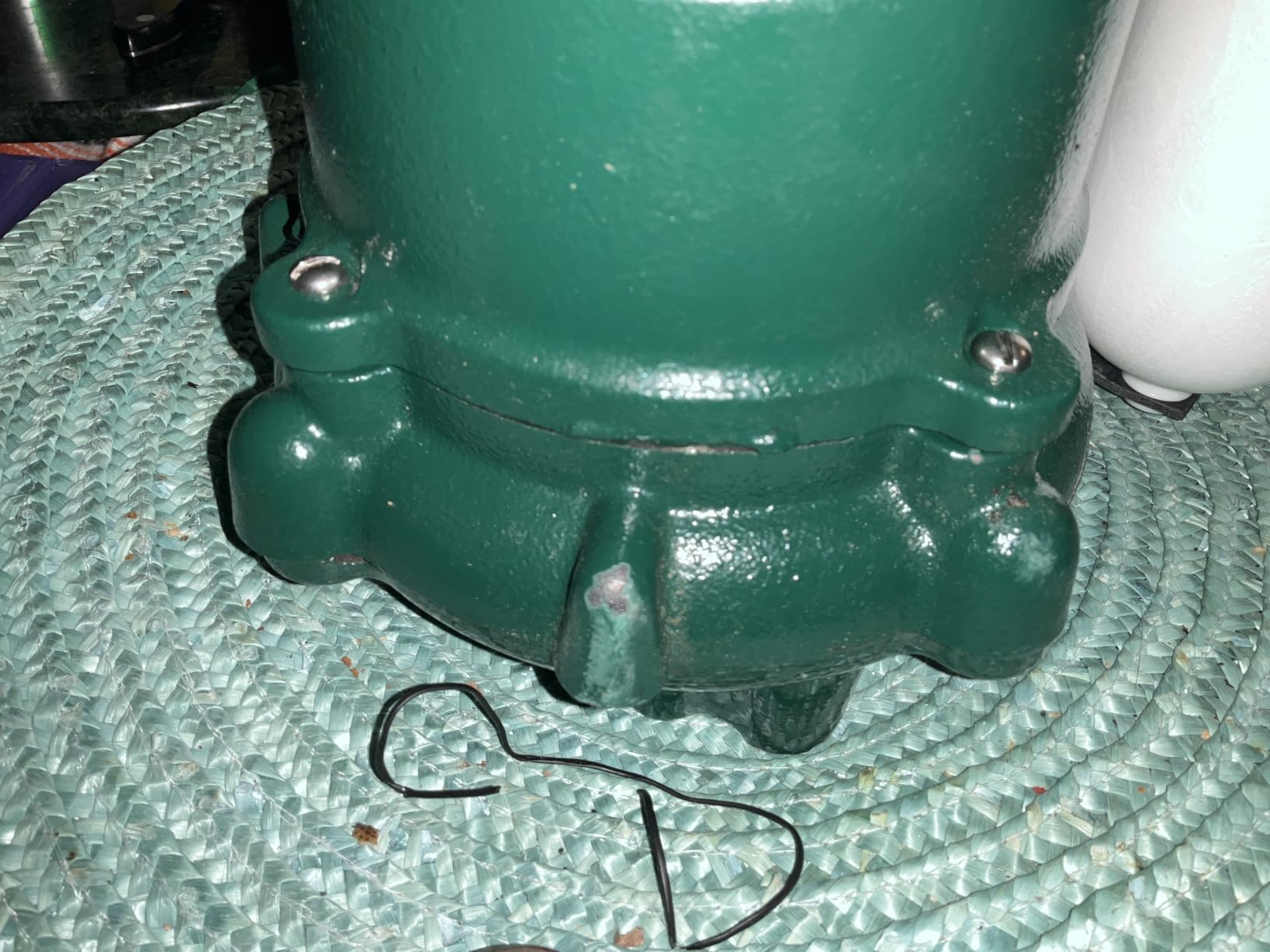 Zoeller M57 Mighty-Mate Submersible Sump Pump - 3/10 HP Cast Iron -115V customer photo 2