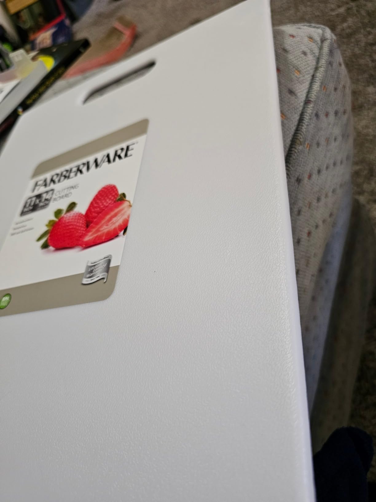 FARBERWARE Large Cutting Board, Dishwasher- Safe Plastic Chopping Board for Kitchen with Easy Grip Handle, 11in by 14in, White customer photo 2