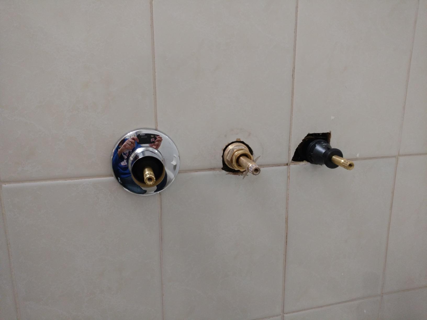 Pfister 00131XA Multi-Handle Tub & Shower Rough-In Valve, 3-Hole Installation, 1/2-Inch Union Inlets, 1/2-Inch I.P. Outlets, Union Nuts Included, Unfinished customer photo 2