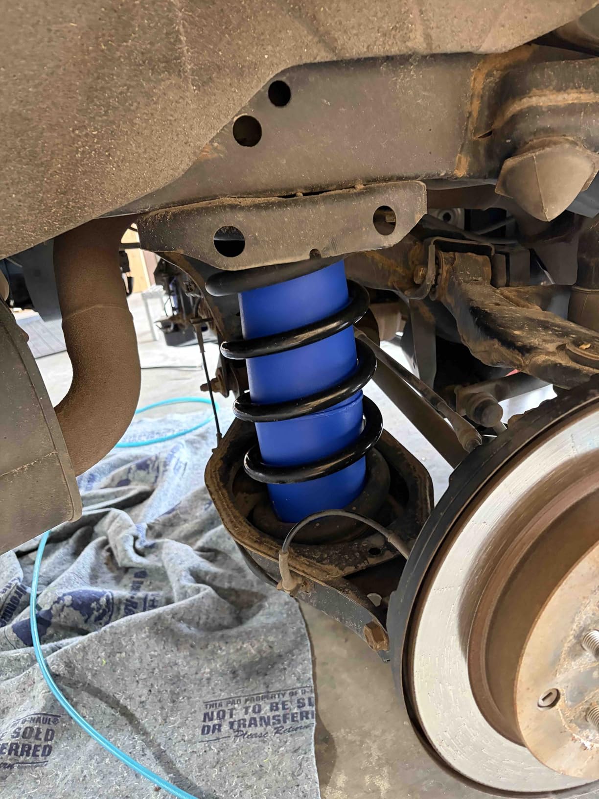 Firestone Airide 4150 Coil-Rite Rear Air Springs Kit fits 2006-2022 Armada and 2005-2009 QX 56 | 5-35 PSI | 1,000 lbs Load Capacity | No Drill Installation | Made of Elastic Polyurethane customer photo 2