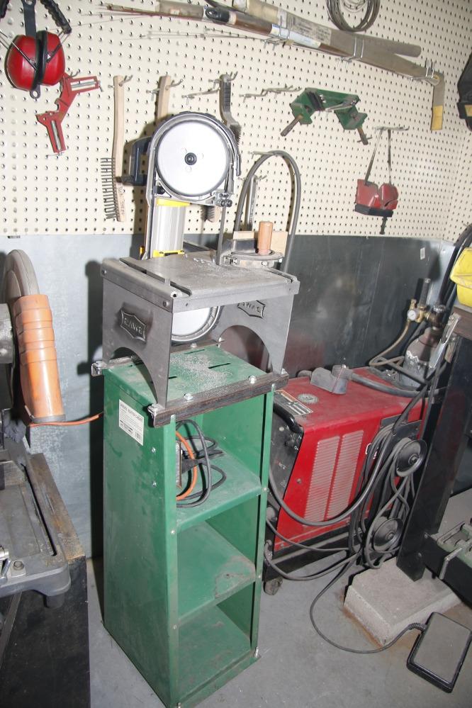 DEWALT Portable Band Saw, Deep Cut, 10 Amp, 5-Inch (DWM120K) customer photo 2