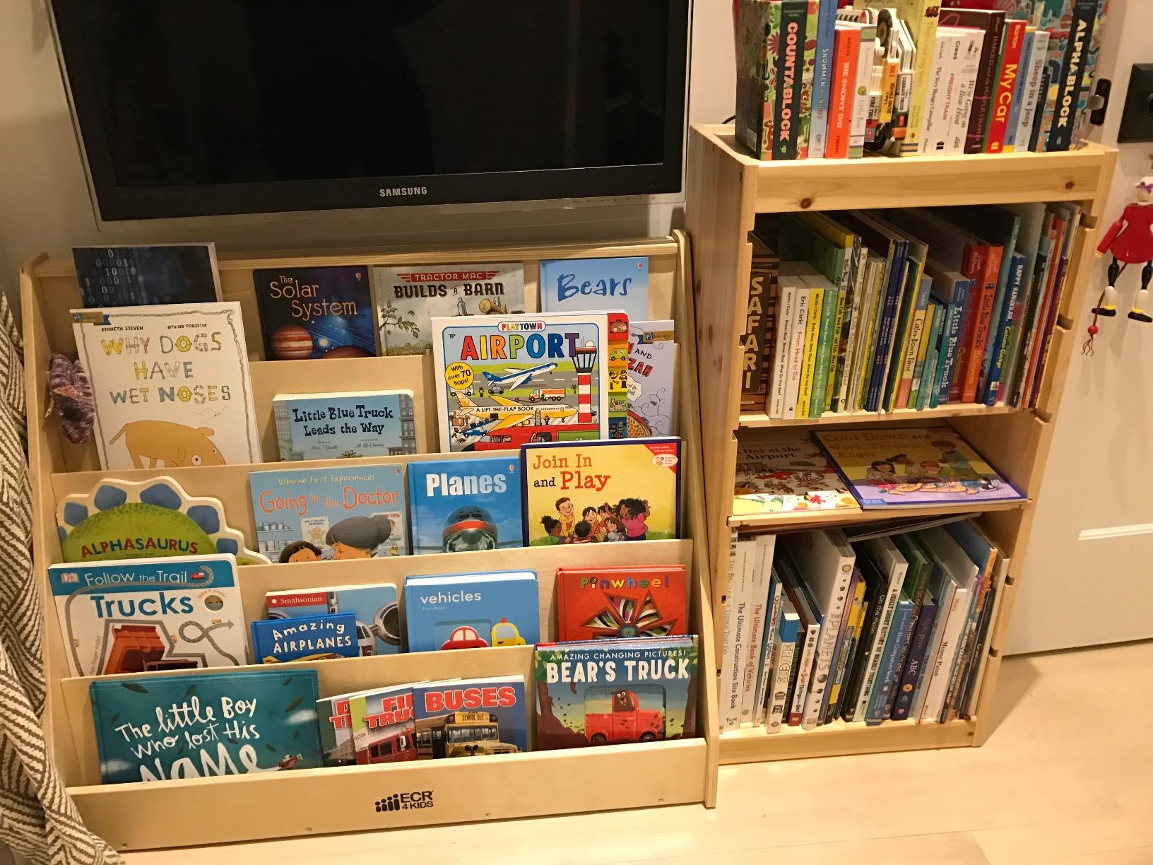 ECR4Kids 5-Shelf Wooden Book Display, Single-Sided Bookshelf, Natural customer photo 1