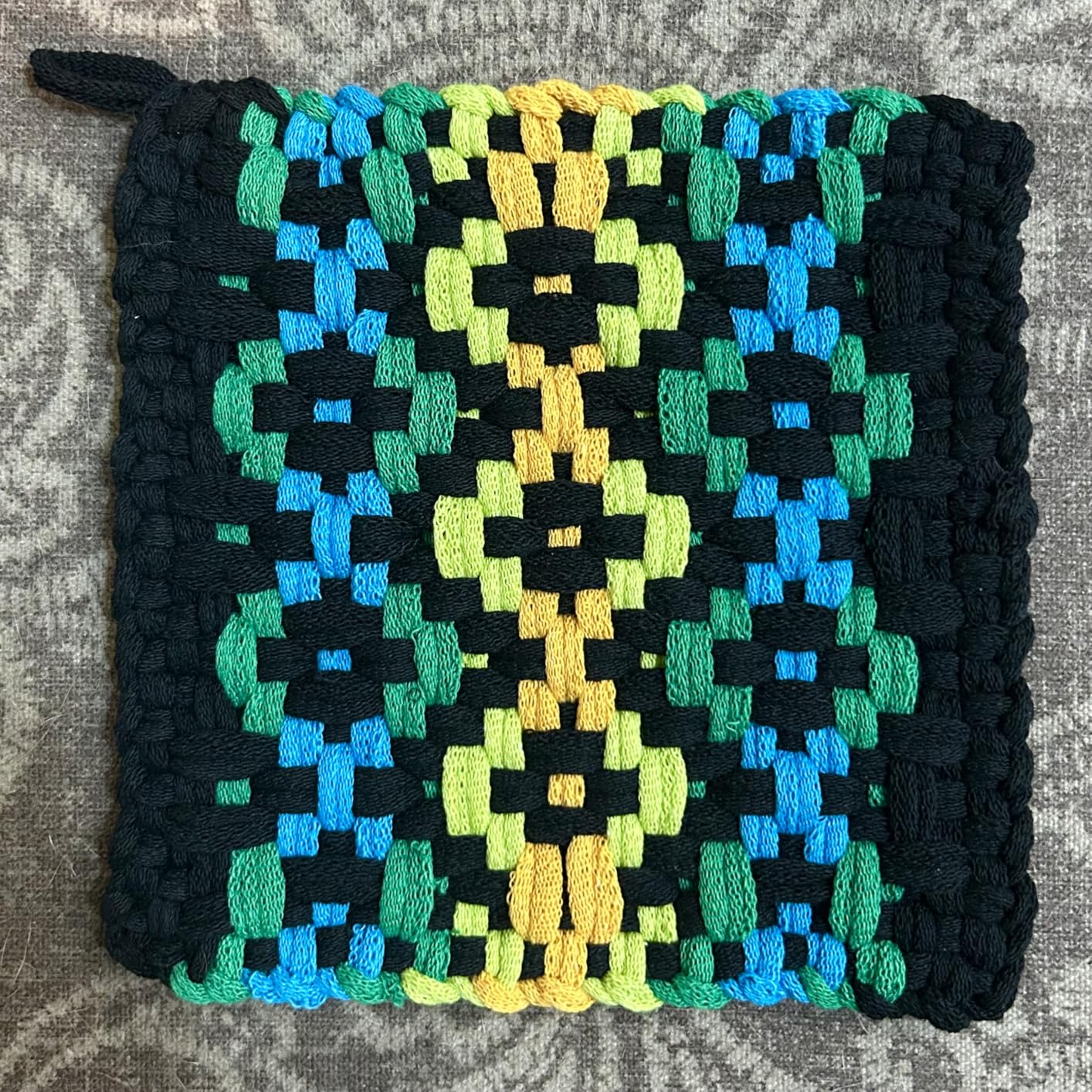 Harrisville Designs Friendly Loom Potholder Pro Weaving Kit | 10”x10” Sturdy Metal Loom and Quality Cotton Weaving Loops | Complete Kit to Weave 2 Large, Durable Potholders | Made in the USA customer photo 2