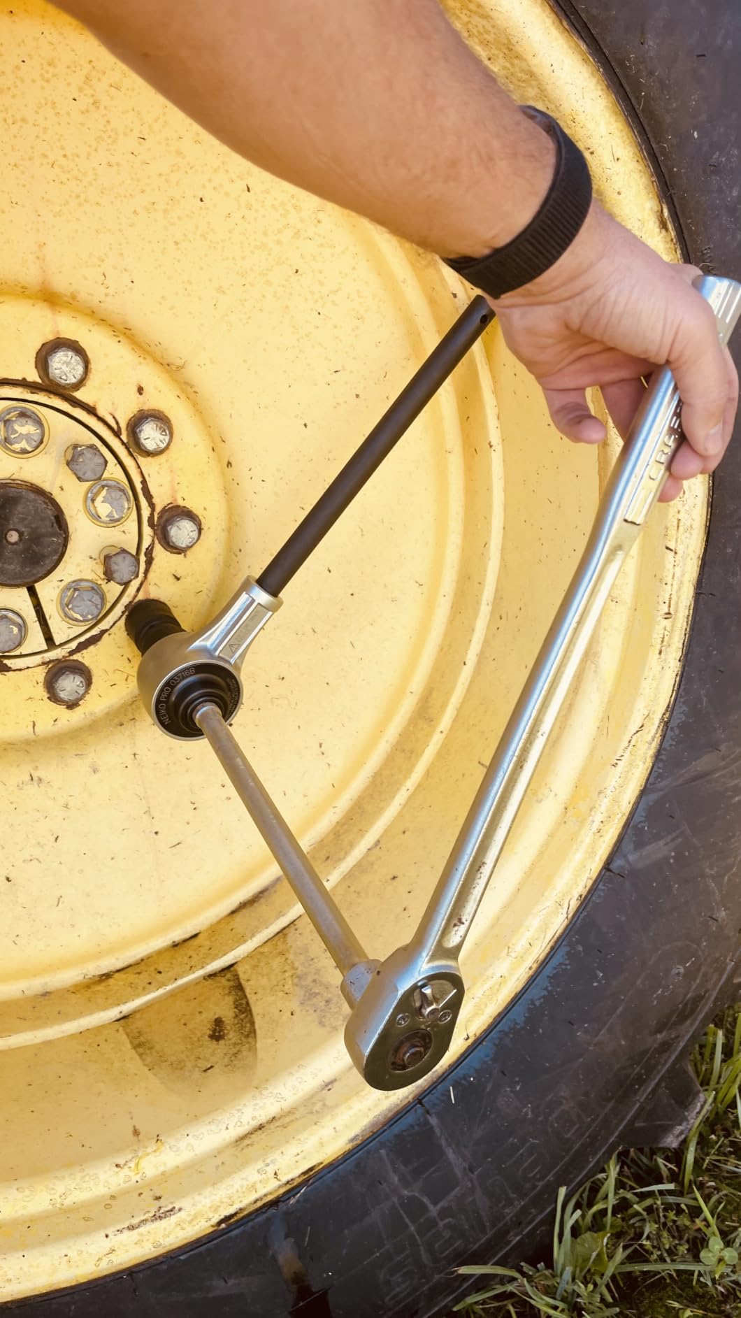 Neiko 03716B Professional Grade Torque Multiplier, 2200 Foot-Pound customer photo 1