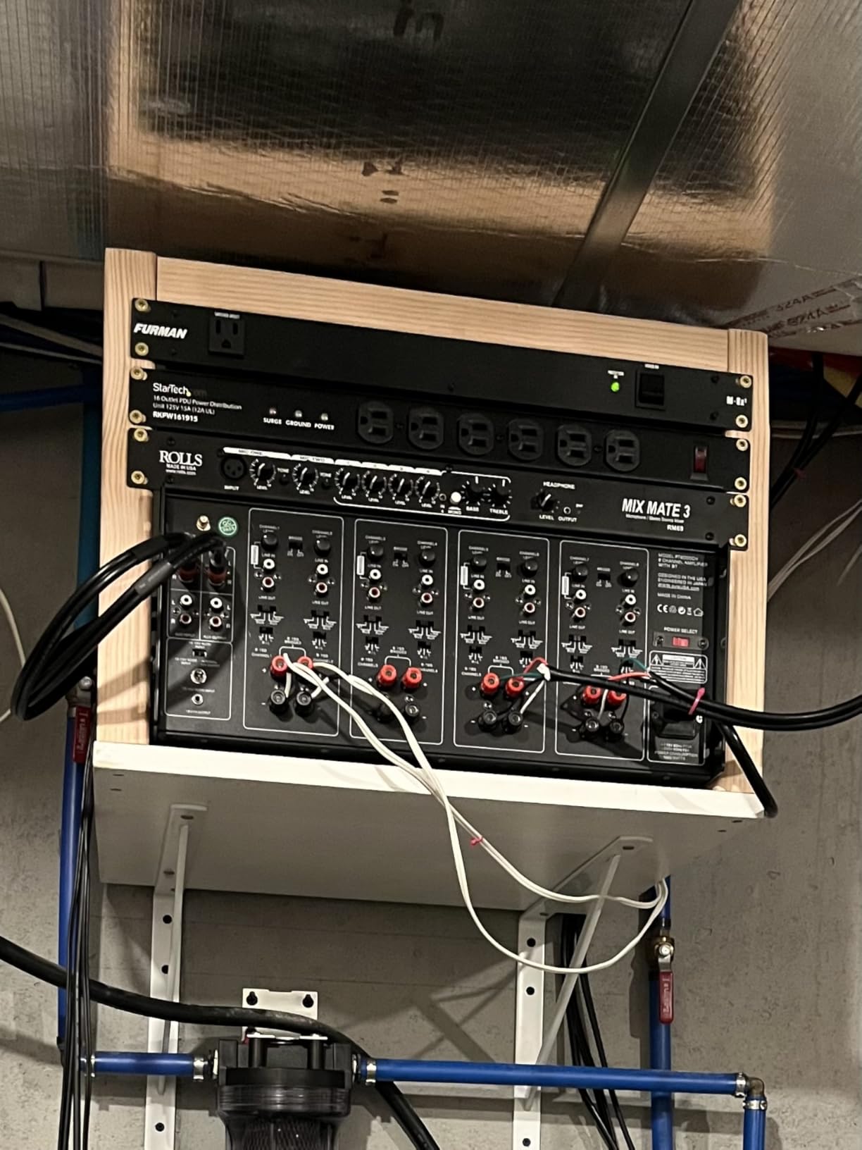 Pyle 4 Multi-Zone Stereo Amplifier - 19” Rack Mount, Powerful 8000 Watts with Speaker Selector Volume Control & LED Audio Level Display, 4-Ch. Bridgeable Switches - PT8000CH customer photo 1