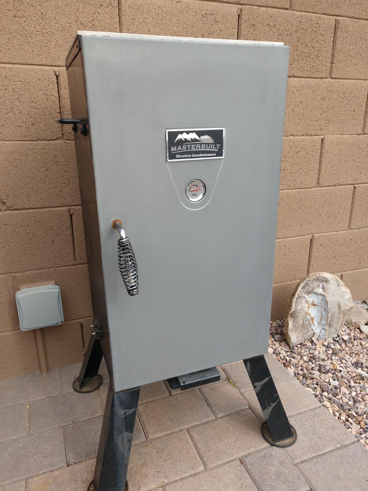 Masterbuilt 20070210, 30 inch, MB20070210 Analog Electric Smoker with 3 Smoking Racks, 30
