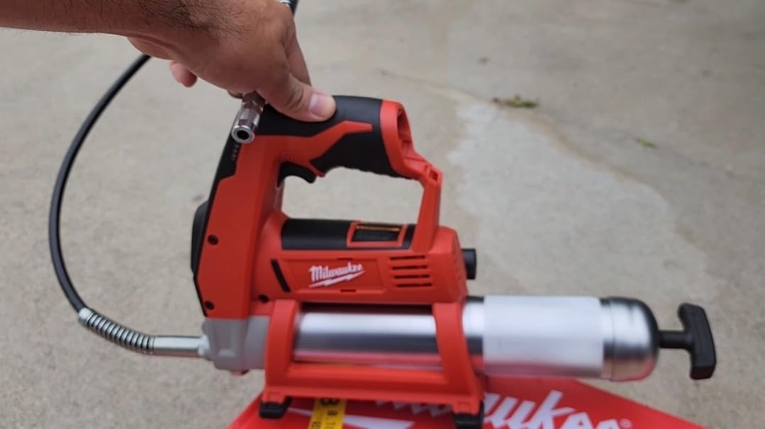 Milwaukee Bare-Tool Milwaukee 2446-20 M12 12-Volt Cordless Grease Gun (Tool Only, No Battery) customer photo 2