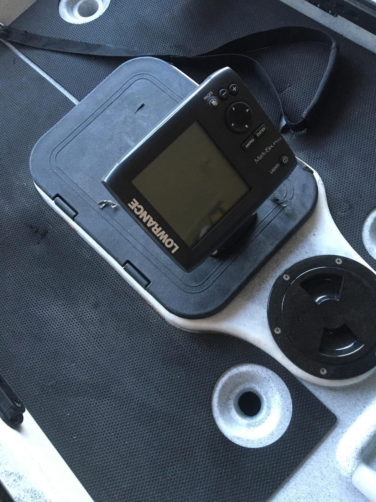 Lowrance Mark-5x Pro 5-Inch Waterproof Fishfinder customer photo 1