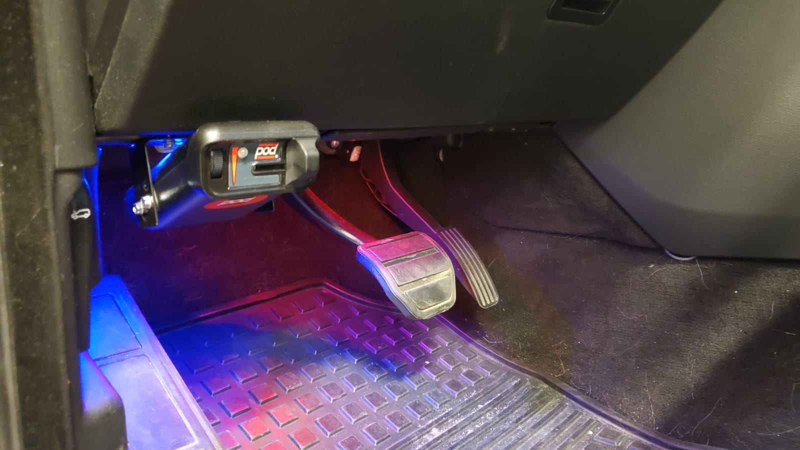 Pro Series 80500 POD Trailer Time-Delay Electric Brake Controller for Trailers with 1-2 Axles, Compatible with Ford, GM, Chevy, Dodge, RAM, Toyota, Jeep, and More with 2 and 4 Brakes customer photo 1