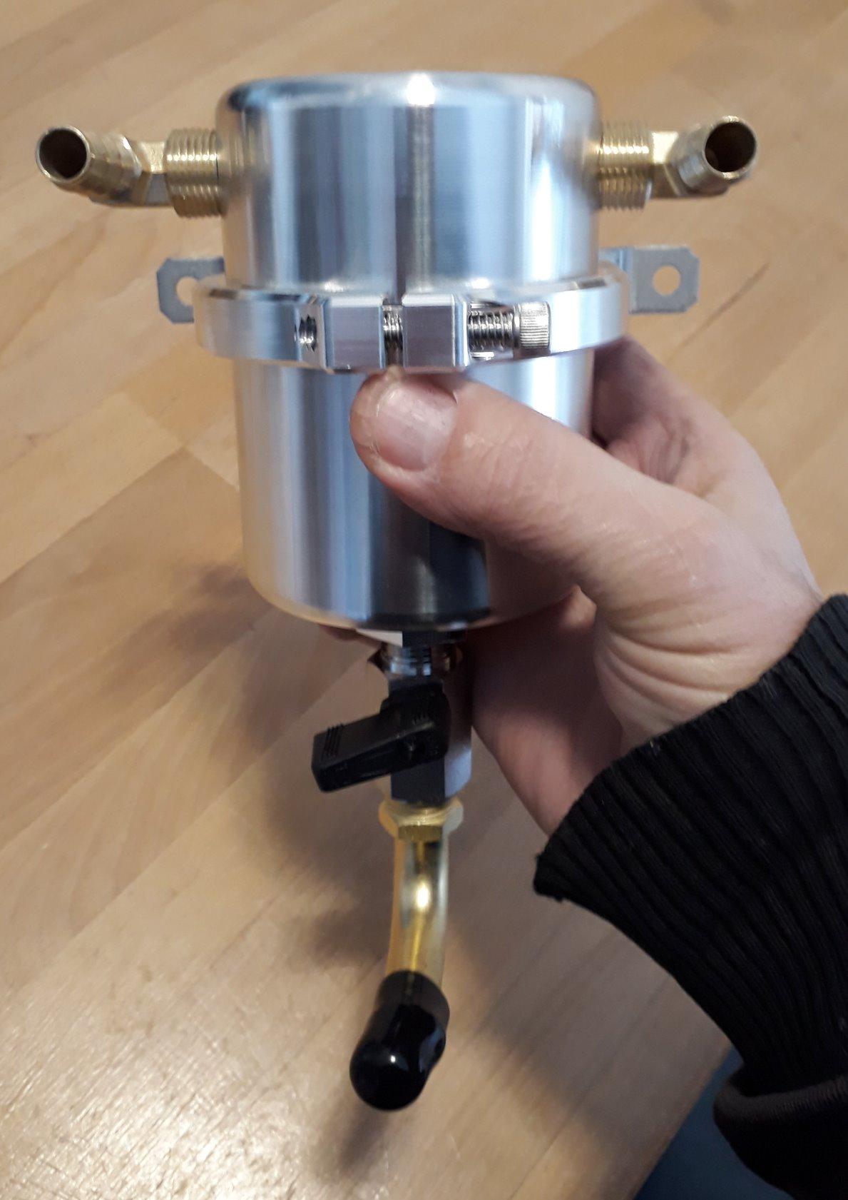 Moroso 85474 Universal Air/Oil Separator Catch Can customer photo 1
