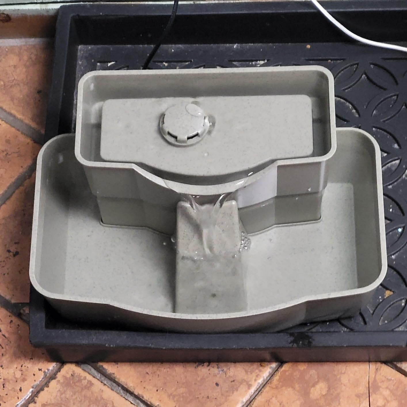 PetSafe Drinkwell Multi-Tier Pet Fountain, Cats & Dogs, Large customer photo 2