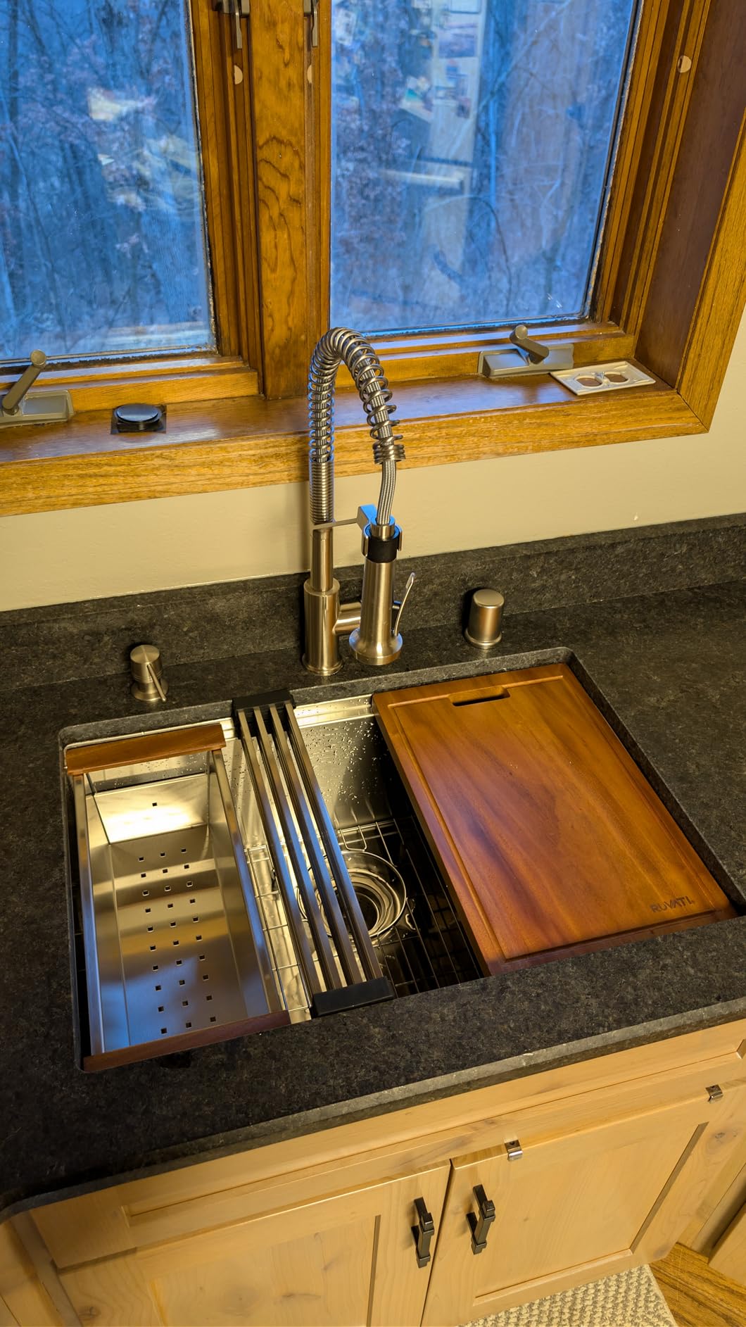 Ruvati 32-in Stainless Steel Undermount Workstation Kitchen Sink-RVH8300 customer photo 1