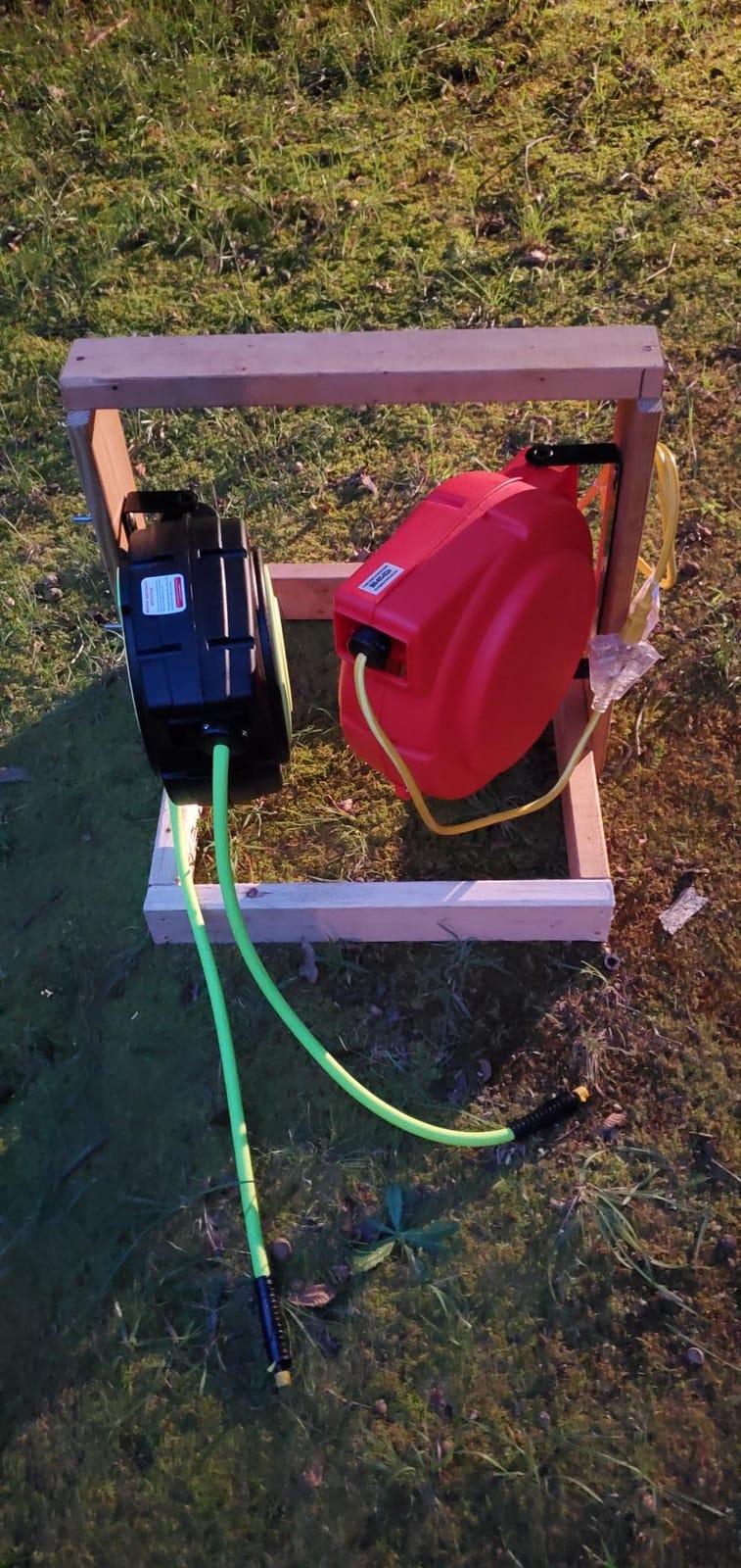 Flexzilla Retractable Enclosed Plastic Air Hose Reel, 3/8 in. x 50 ft., Heavy Duty, Lightweight, Hybrid, ZillaGreen - L8250FZ customer photo 1