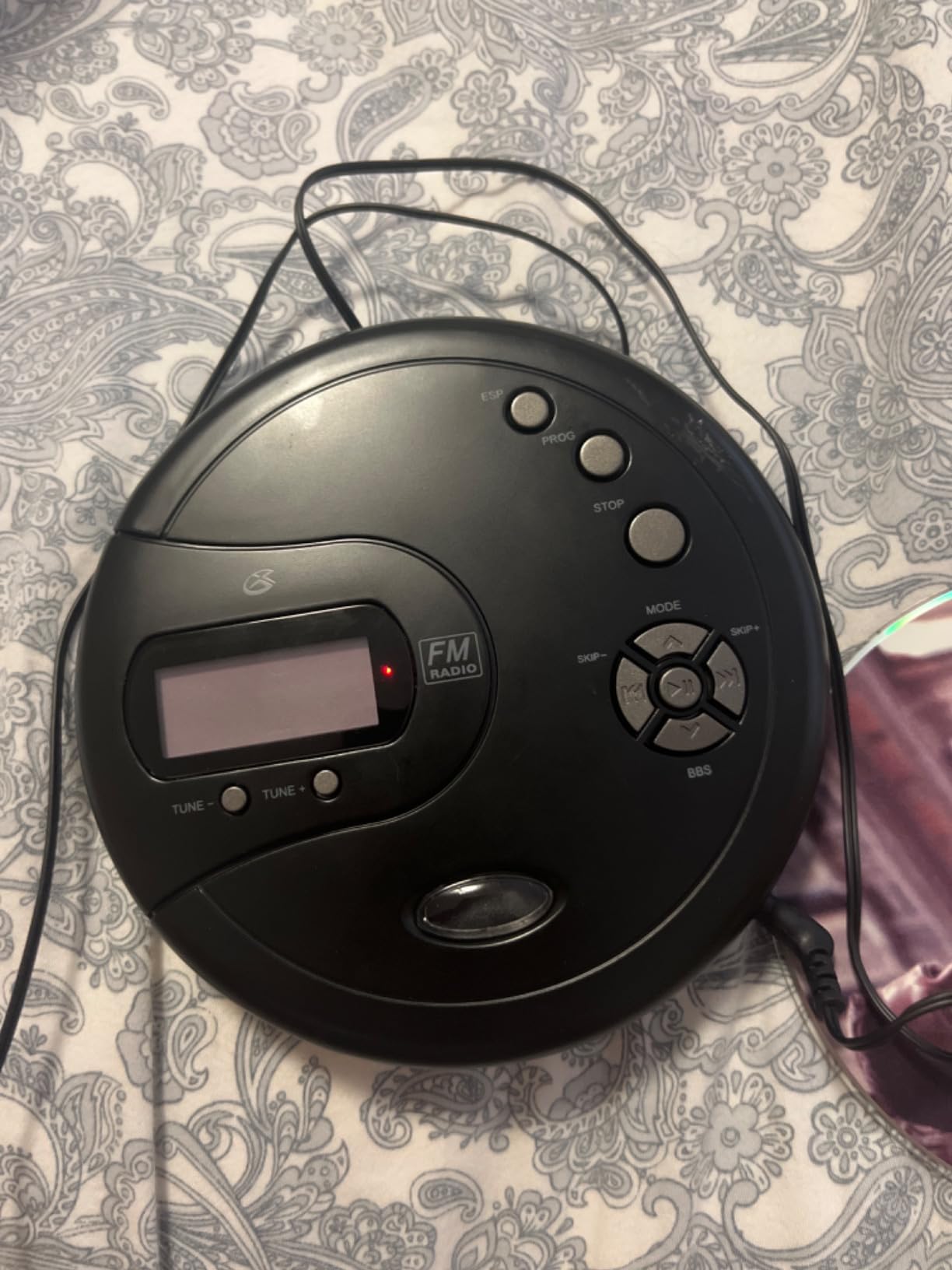 GPX Portable CD Player with FM Radio, 60-Sec Anti-Skip & Stereo Earbuds customer photo 2