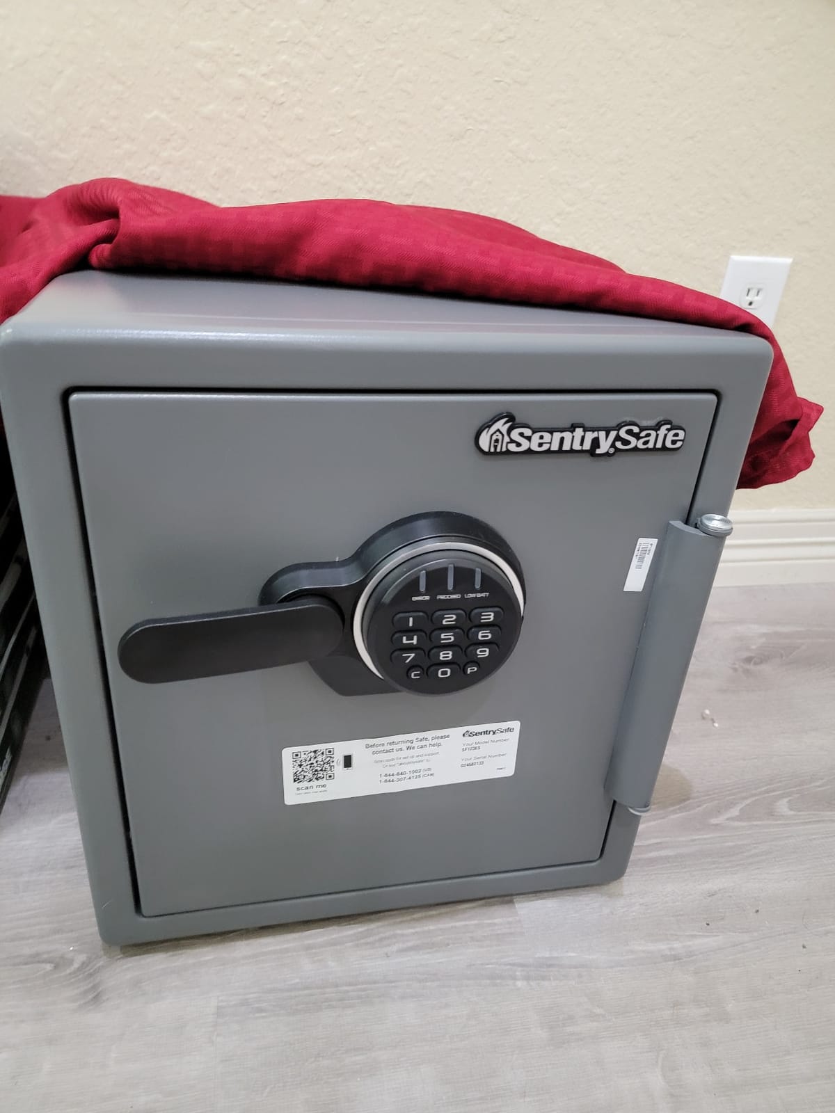 SentrySafe Black Fireproof Safe with Digital Push Button Keypad, Home Safe For Money, Documents, and other Valuables, 1.23 Cubic Feet, SF123ES | Fire Resistant Home Safe With Digital Keypad, Shelf, Door Pocket For Organization, Securely Store Money, Documents, Valuables customer photo 1