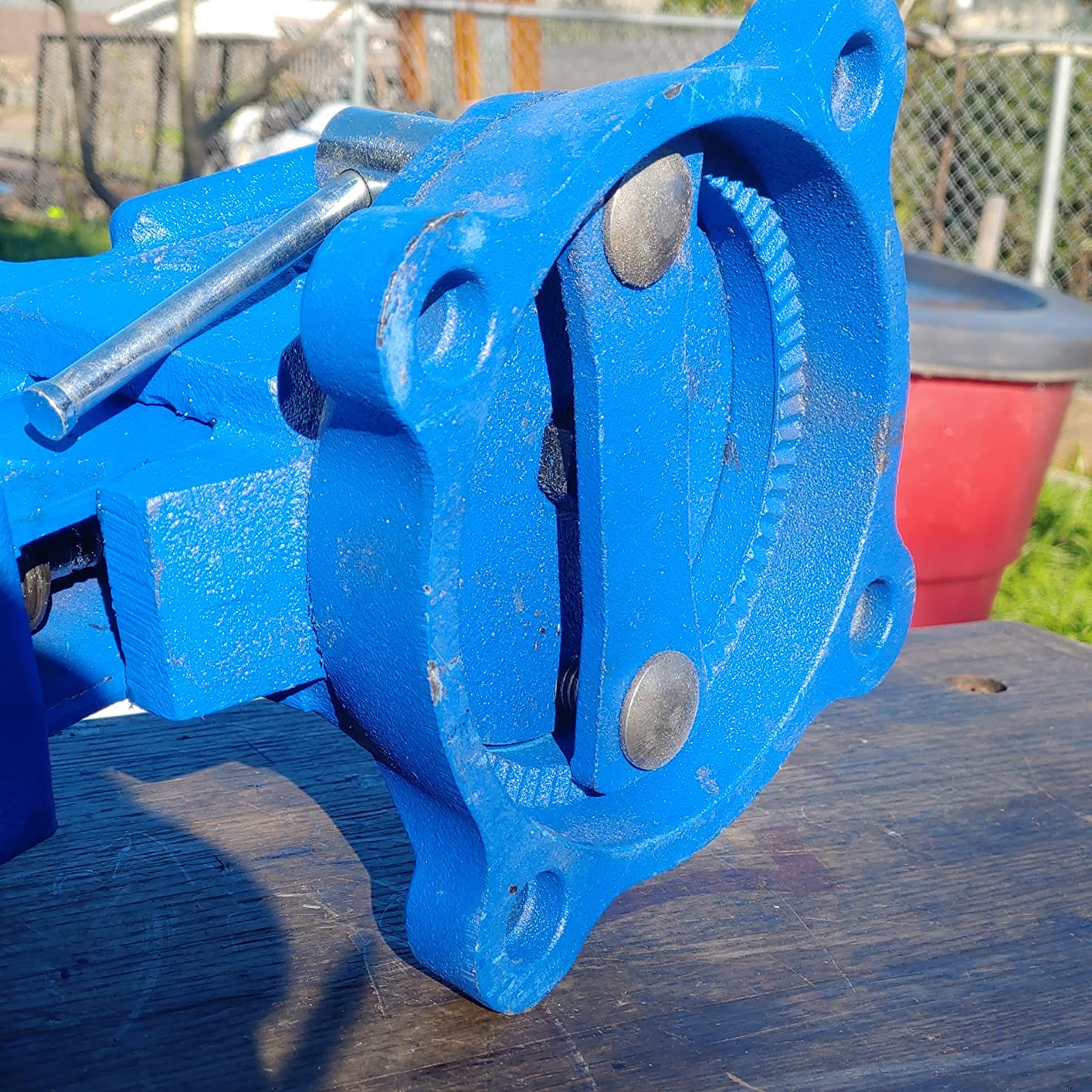 Yost Vises 460 Combination Vise | 6 Inch Jaw Width Heavy-Duty Utility Pipe and Bench Vise |Secure Grip with Swivel Base| Made with Cast Iron and Steel U Channel Bar | Blue customer photo 1