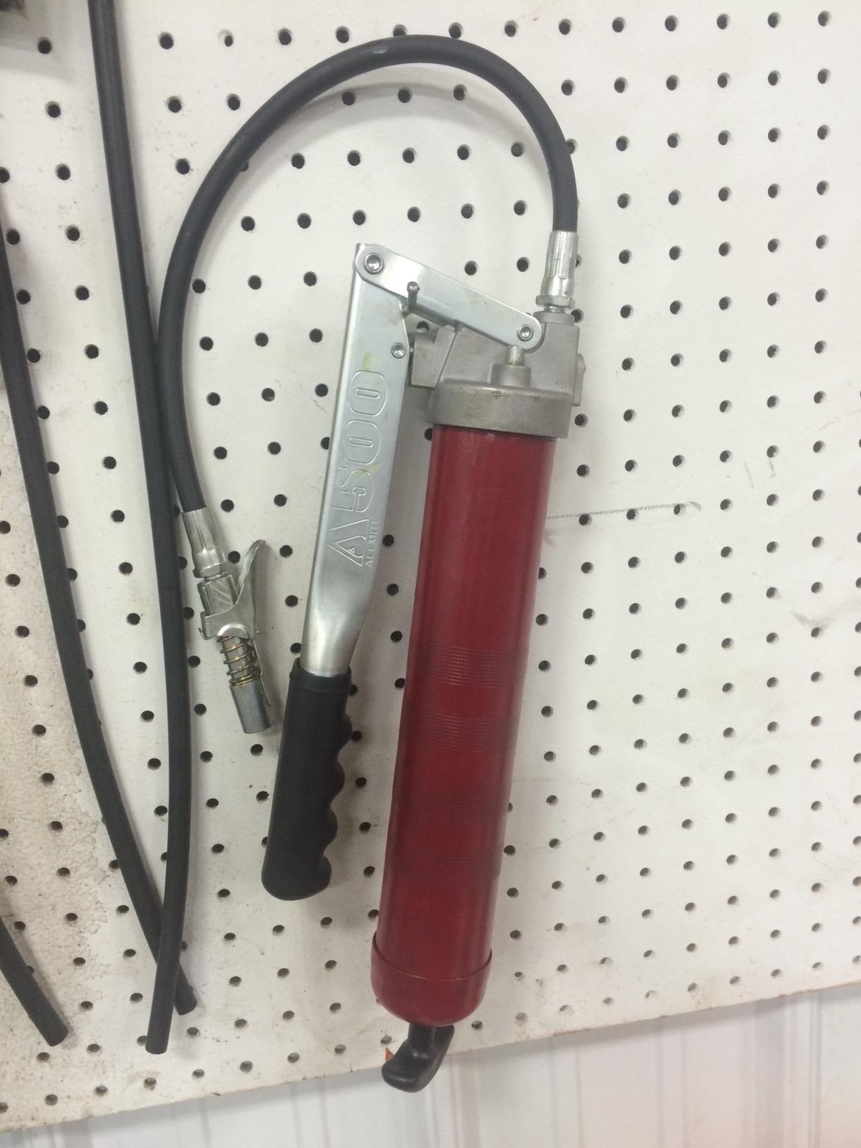 Alemite 500-E Lever Action Grease Gun, Professional Series, 18